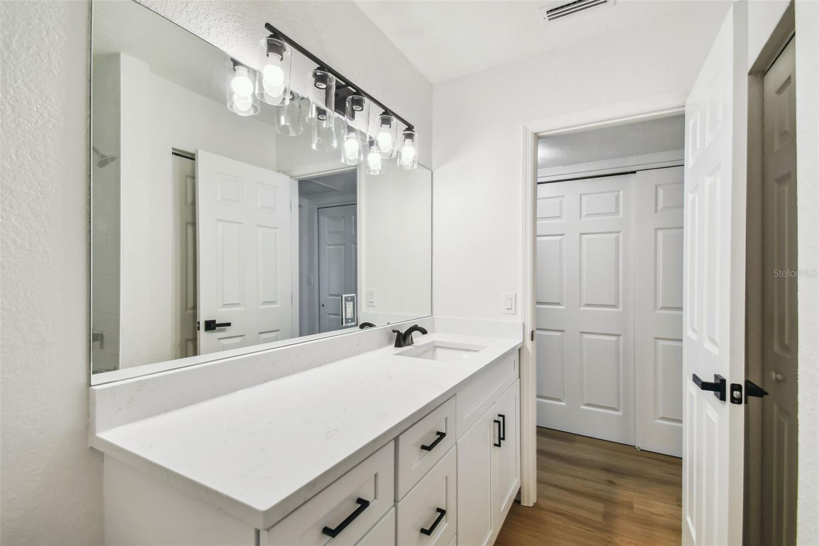 SUNSET PARK - Residential Lease