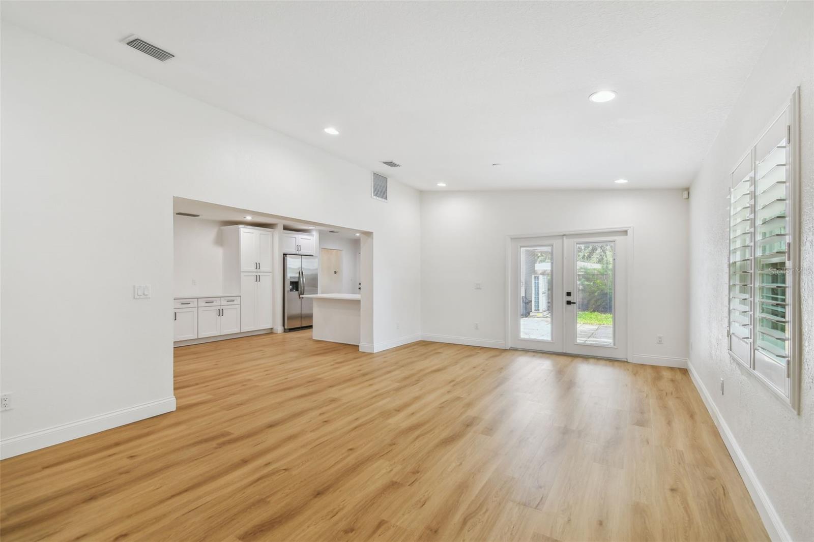 SUNSET PARK - Residential Lease
