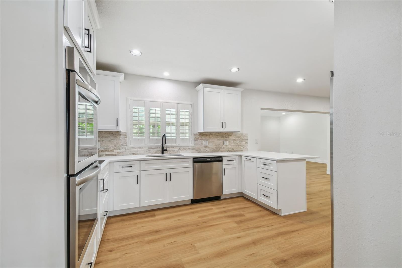 SUNSET PARK - Residential Lease