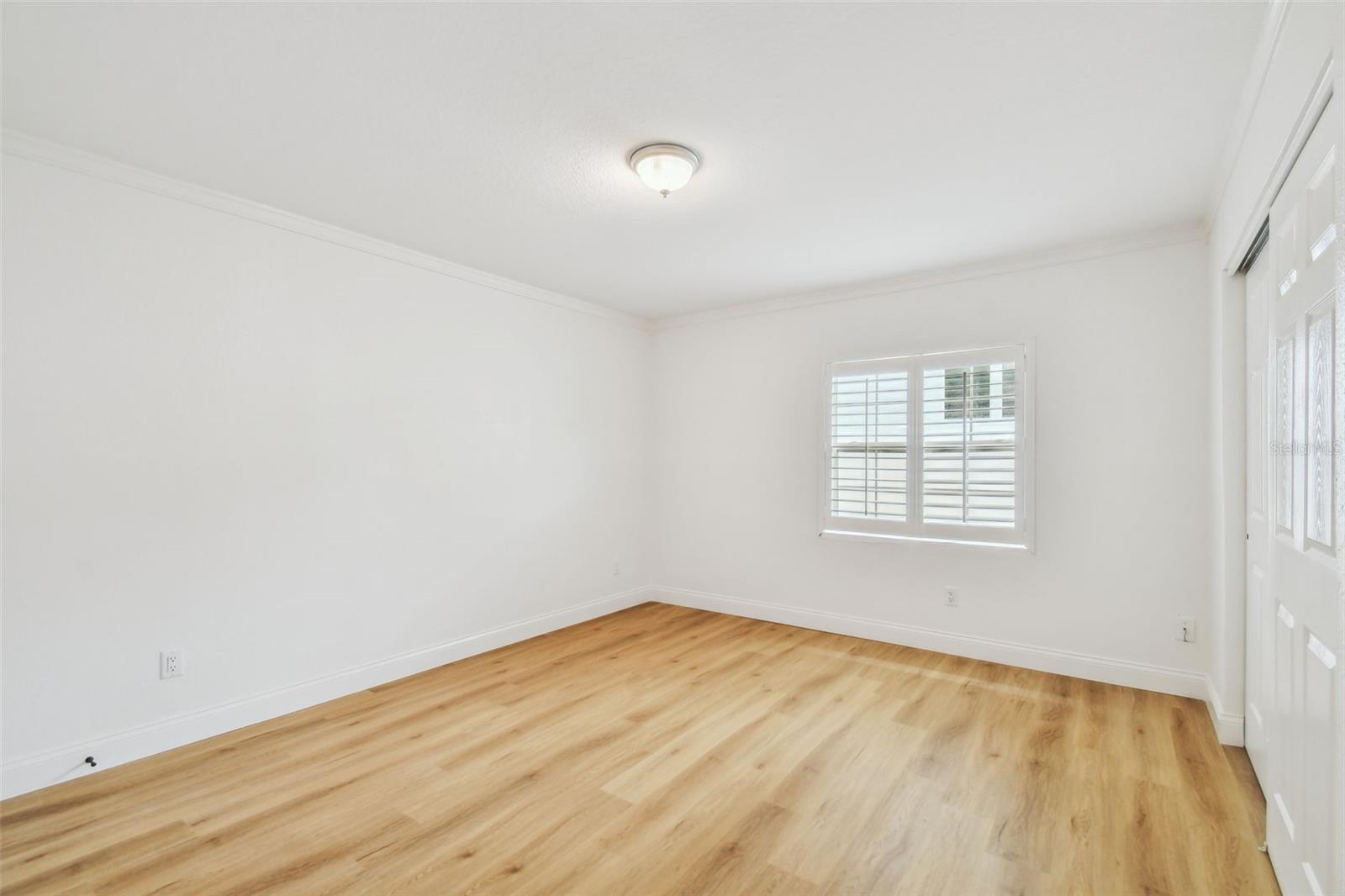 SUNSET PARK - Residential Lease