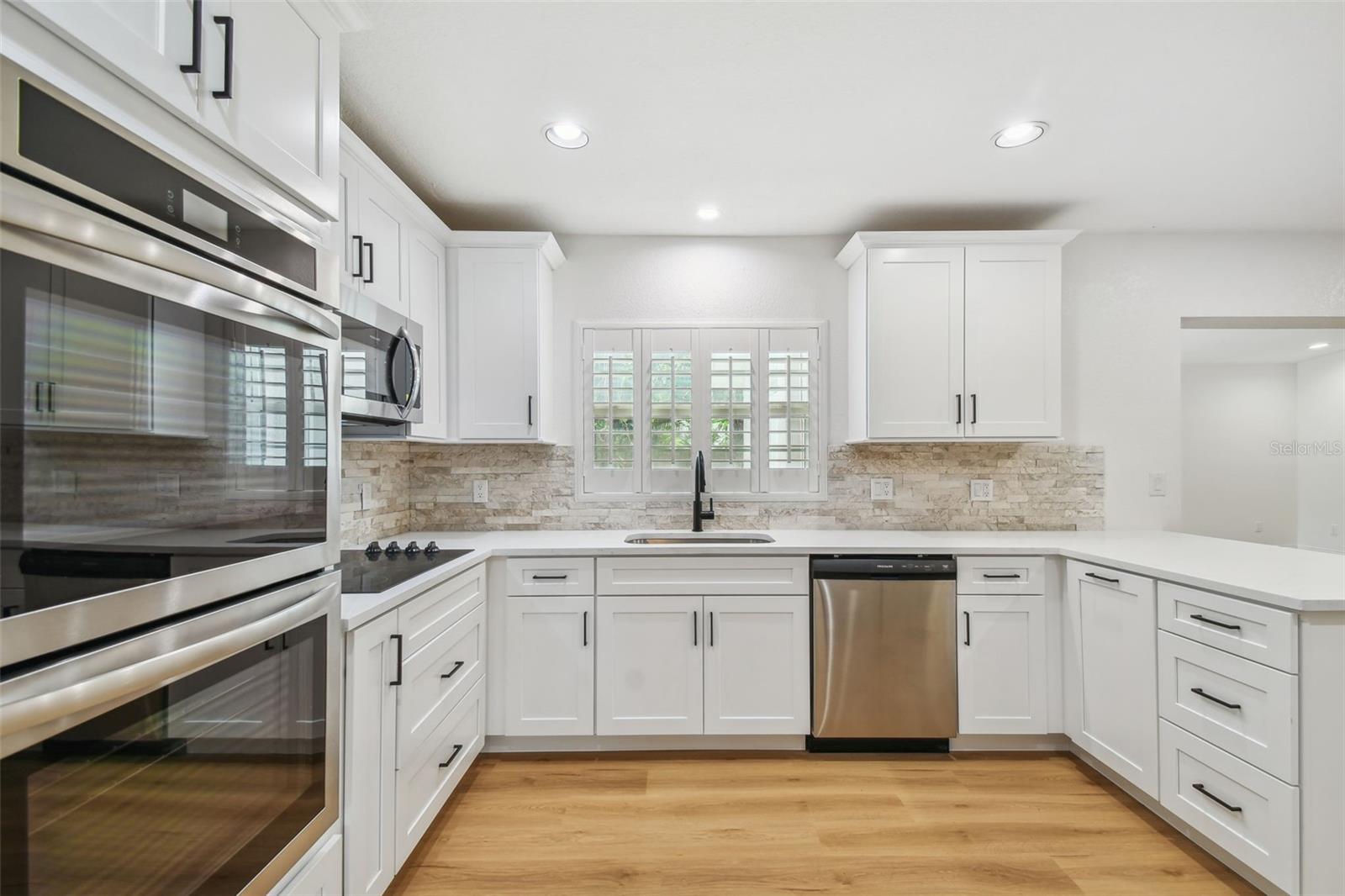 SUNSET PARK - Residential Lease