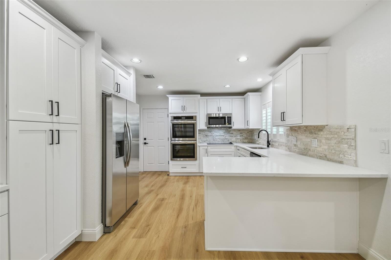 SUNSET PARK - Residential Lease