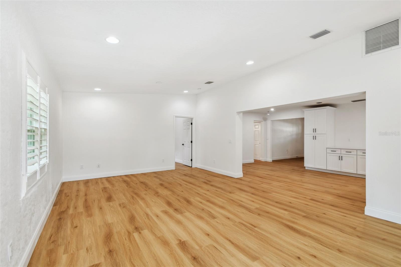SUNSET PARK - Residential Lease