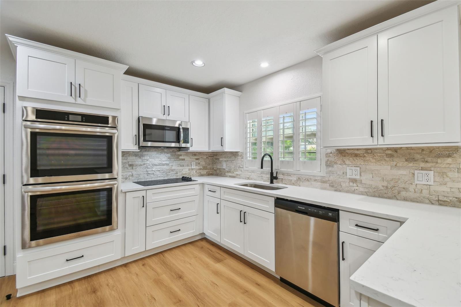 SUNSET PARK - Residential Lease