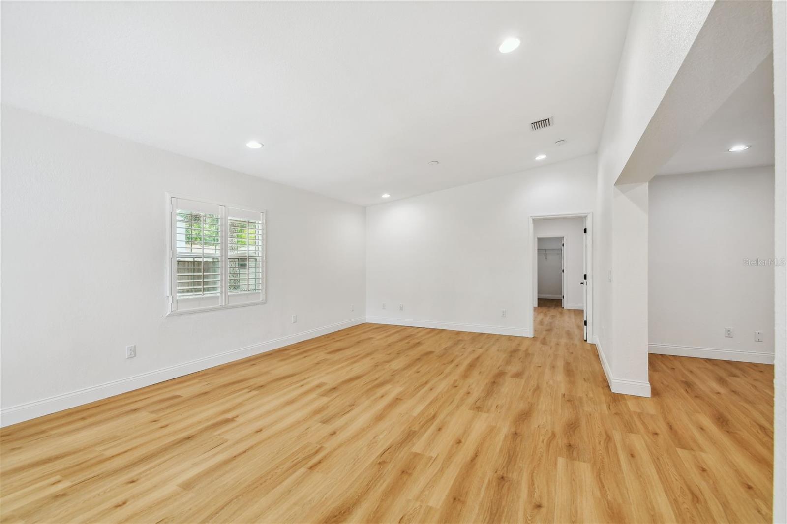 SUNSET PARK - Residential Lease