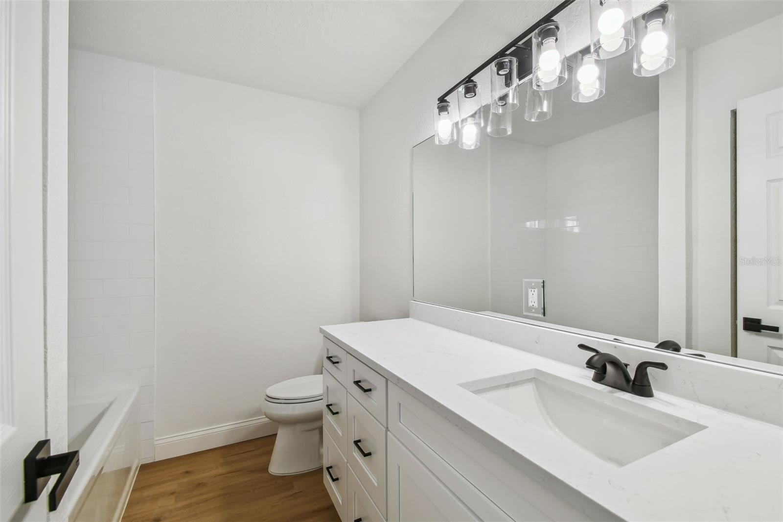 SUNSET PARK - Residential Lease