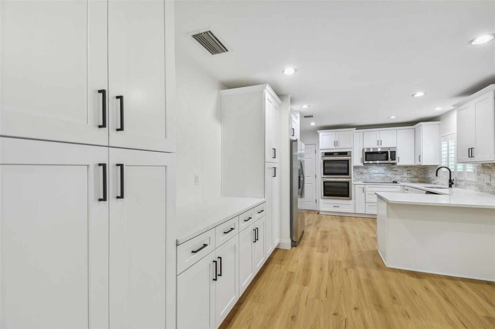 SUNSET PARK - Residential Lease