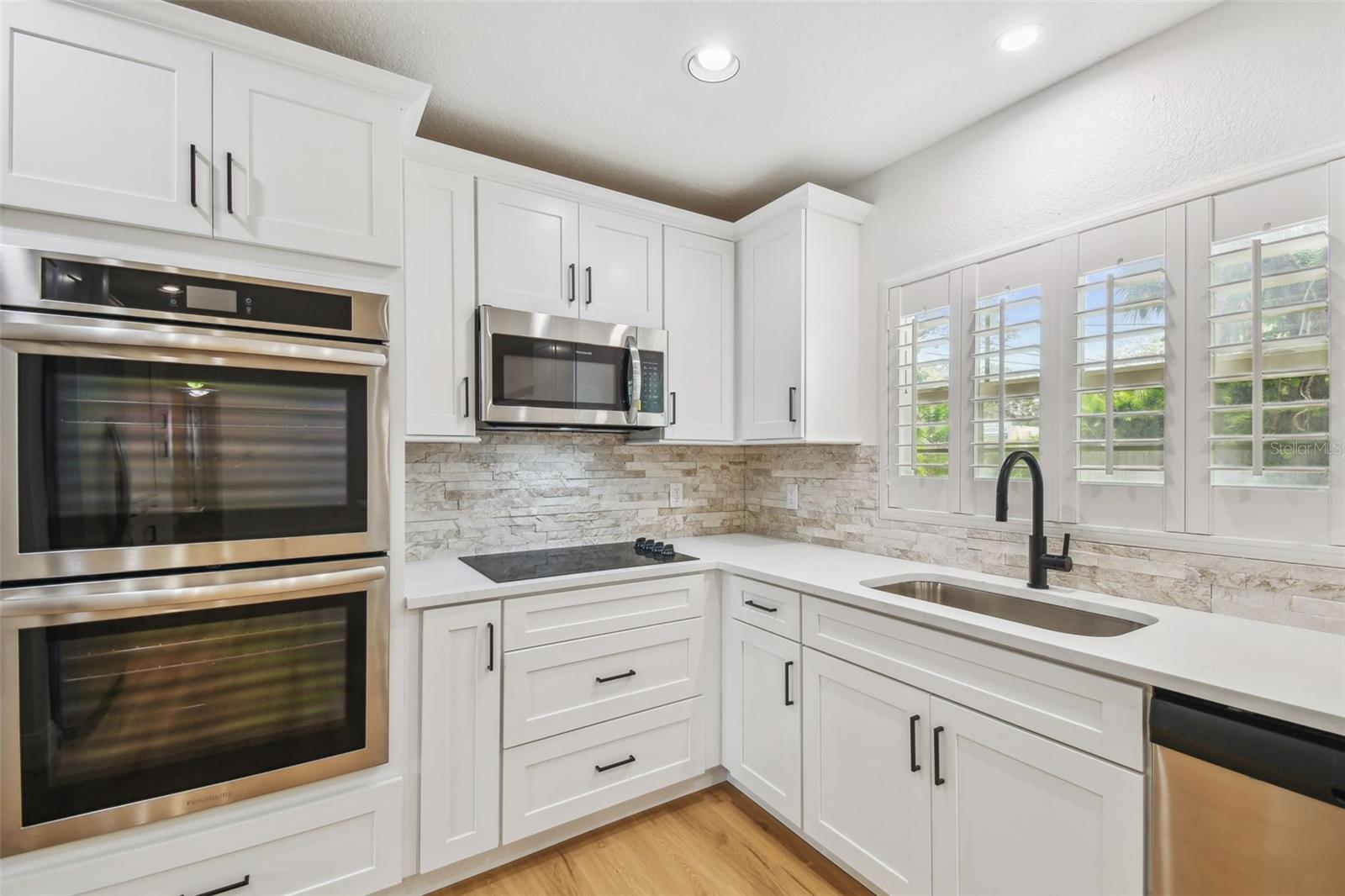 SUNSET PARK - Residential Lease