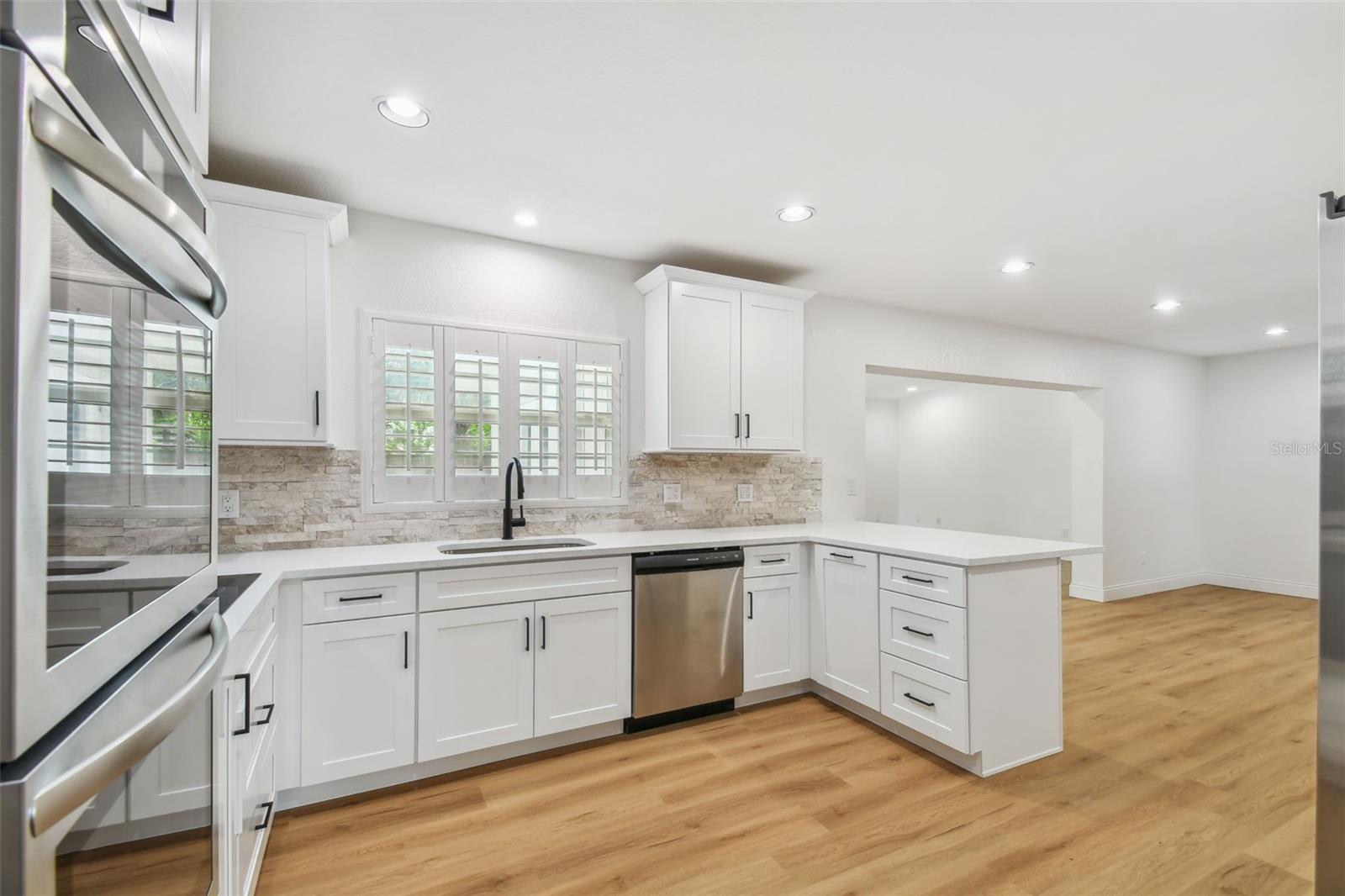 SUNSET PARK - Residential Lease