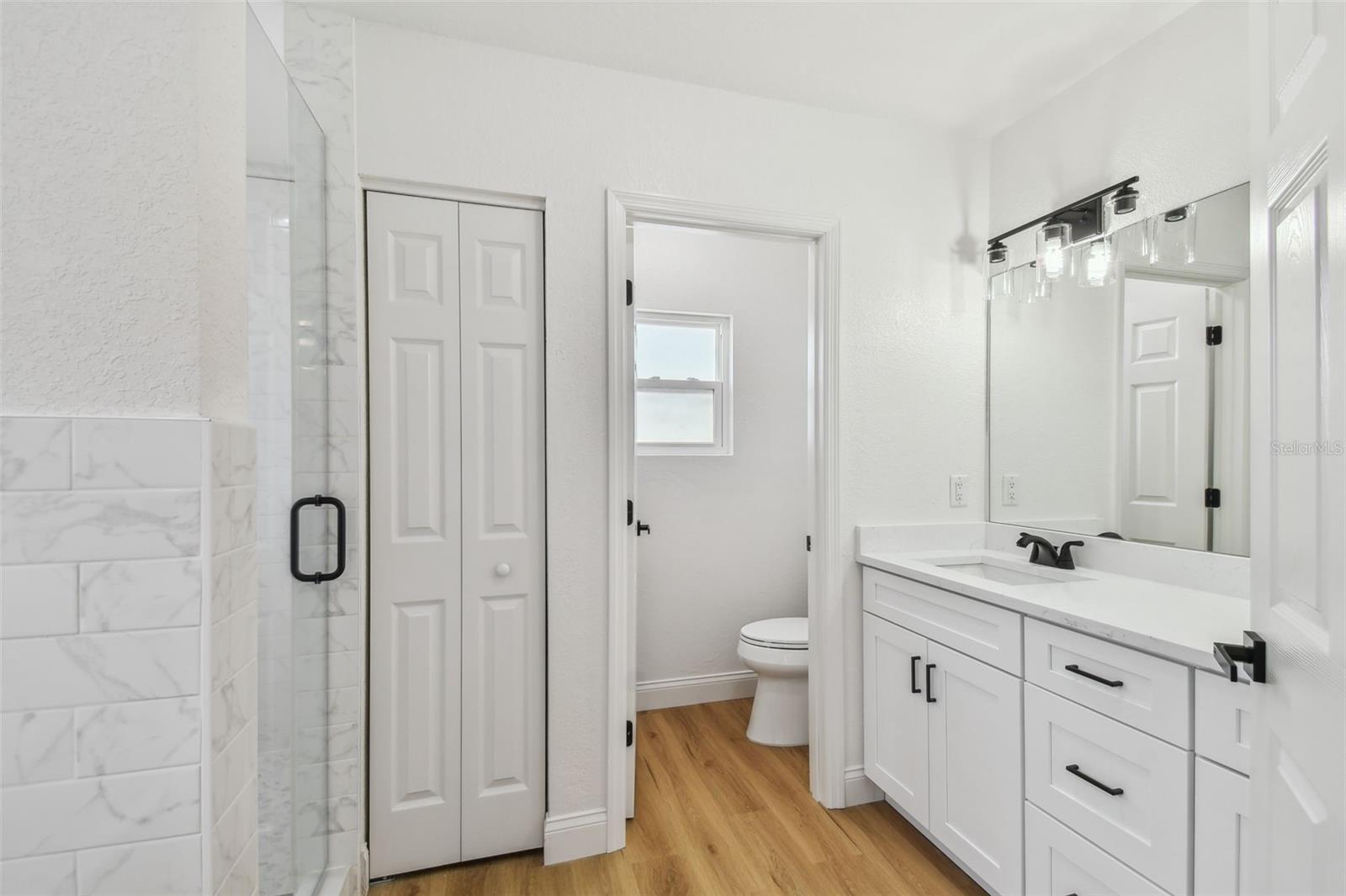 SUNSET PARK - Residential Lease