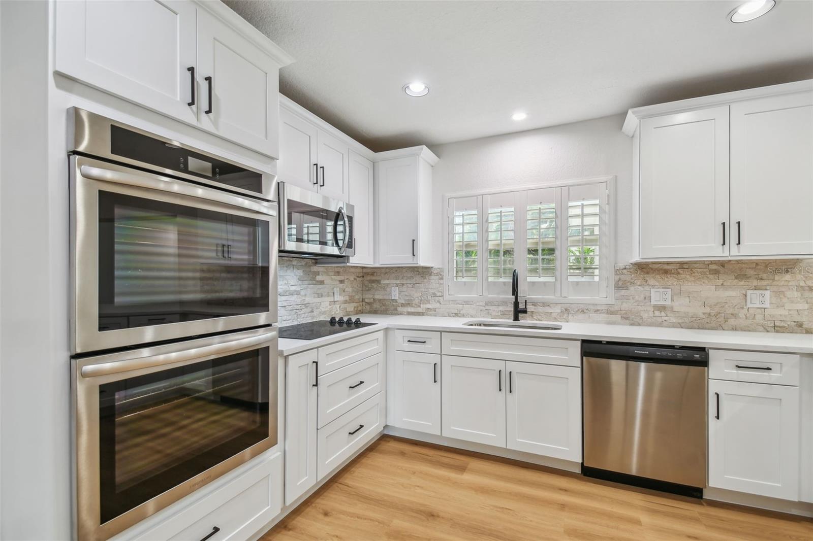 SUNSET PARK - Residential Lease