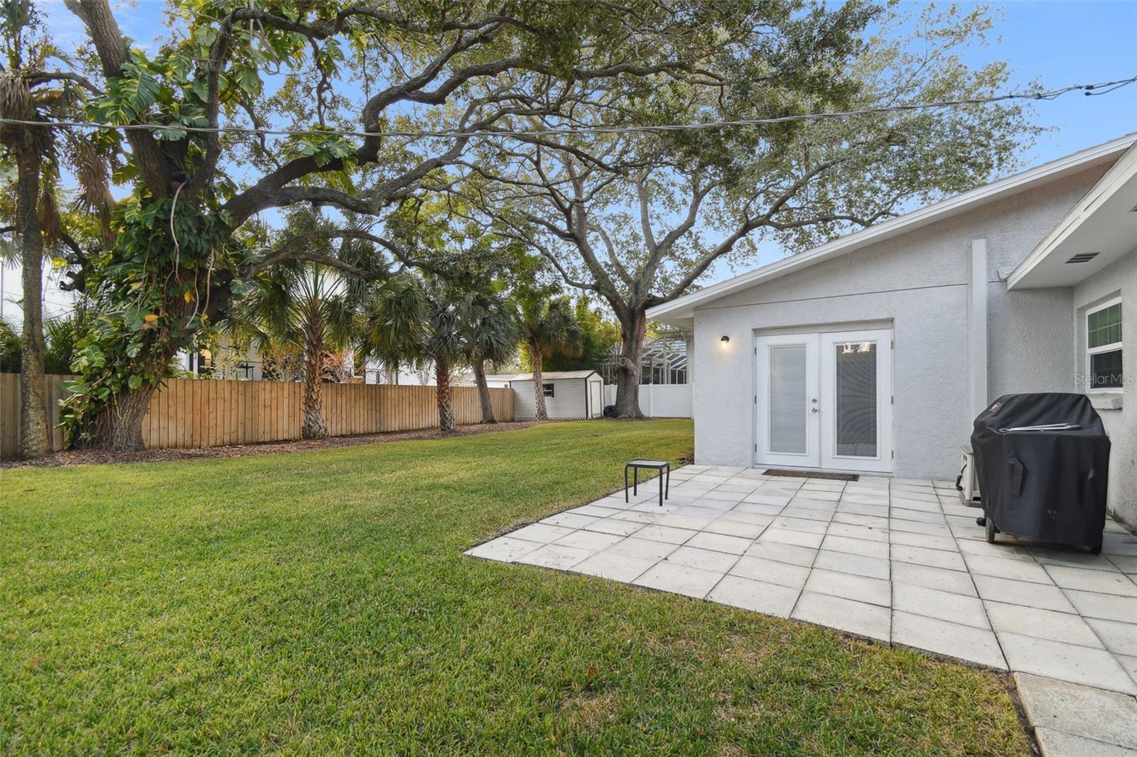 SUNSET PARK - Residential Lease