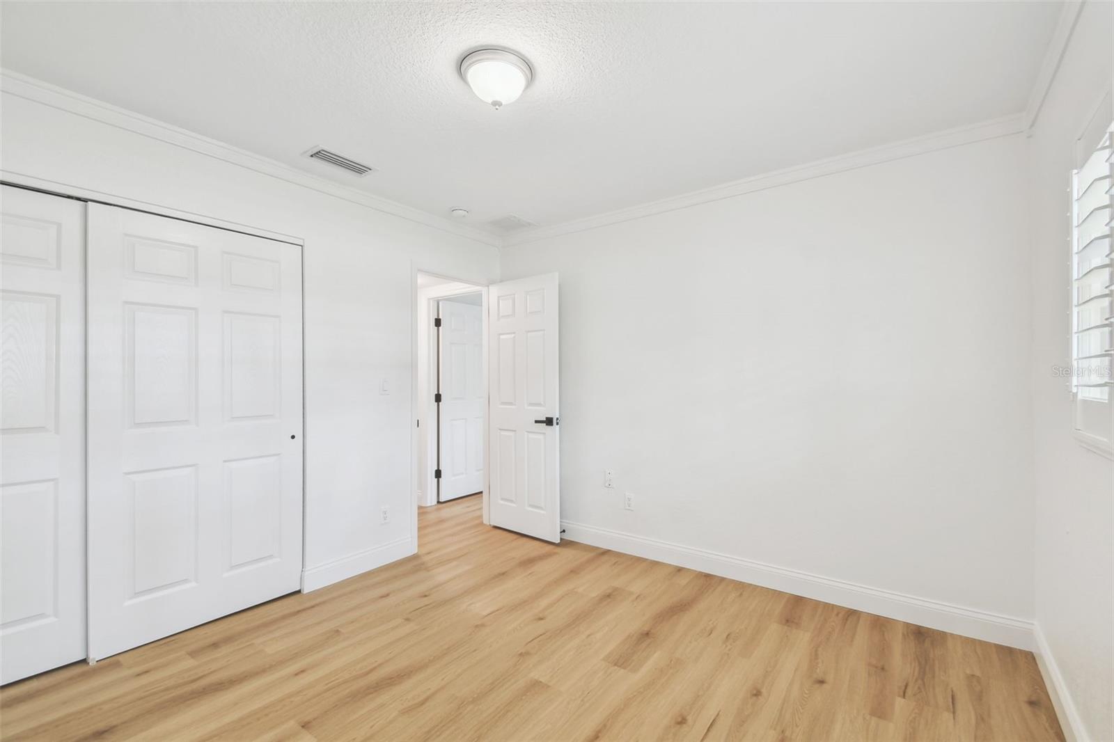 SUNSET PARK - Residential Lease