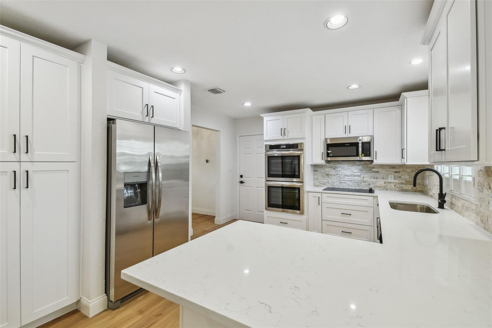 SUNSET PARK - Residential Lease