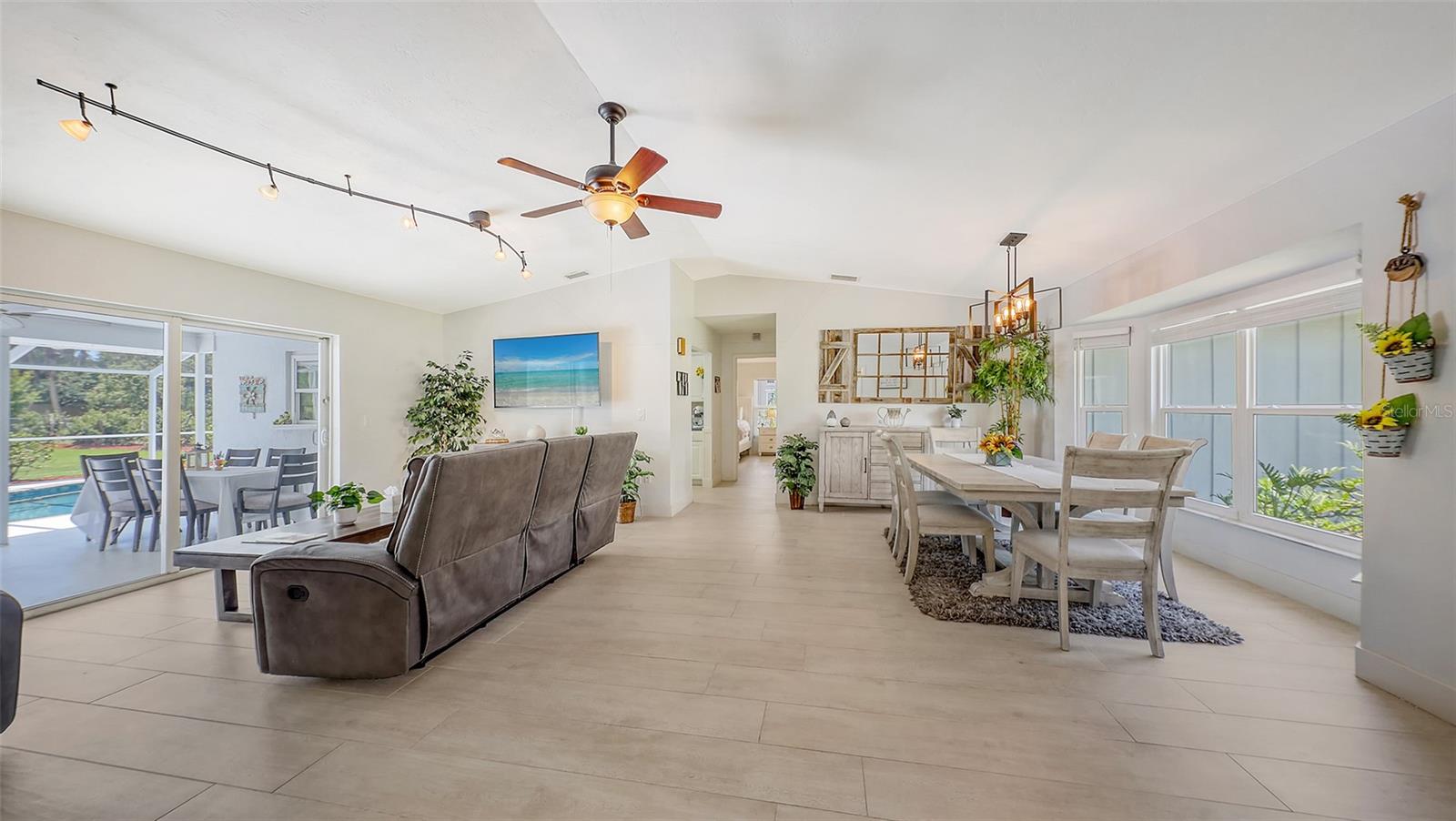 OAK GROVE PARK - Residential