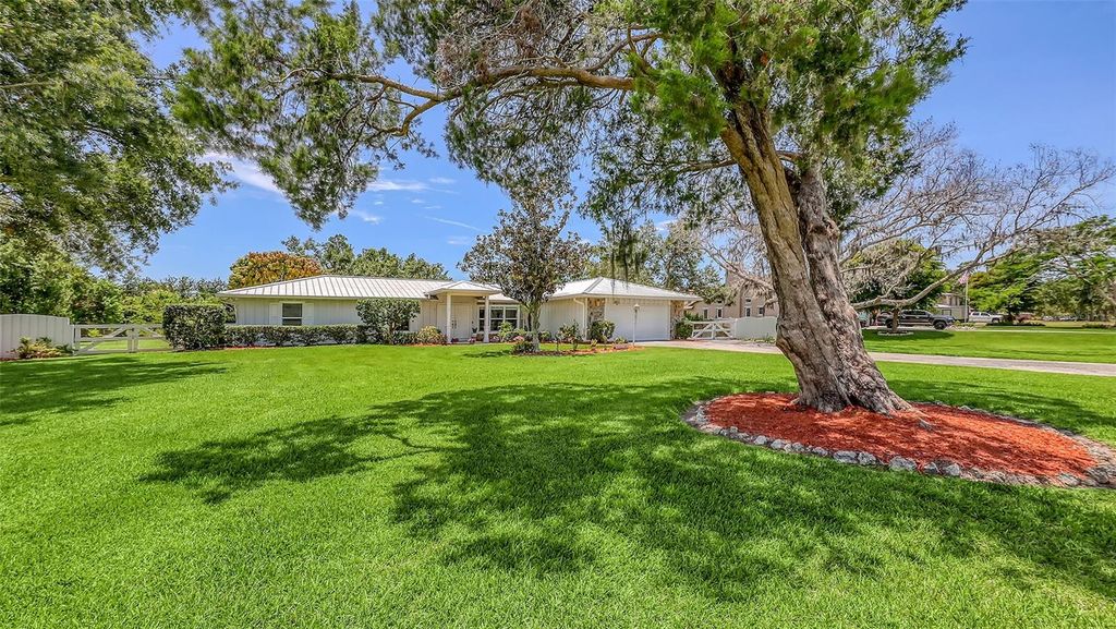 Photo of 3764 Oak Grove Drive, Sarasota, FL 34243 (MLS # A4668196)