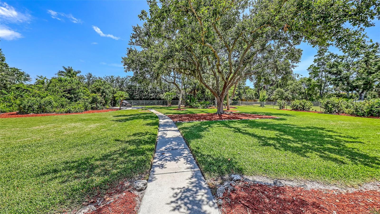 OAK GROVE PARK - Residential
