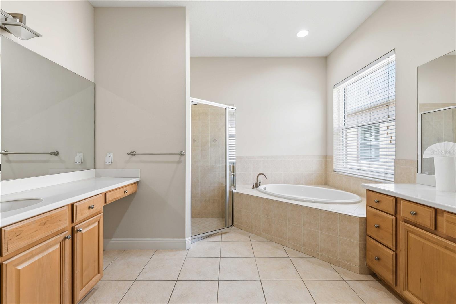 PALMA SOLA TRACE - Residential