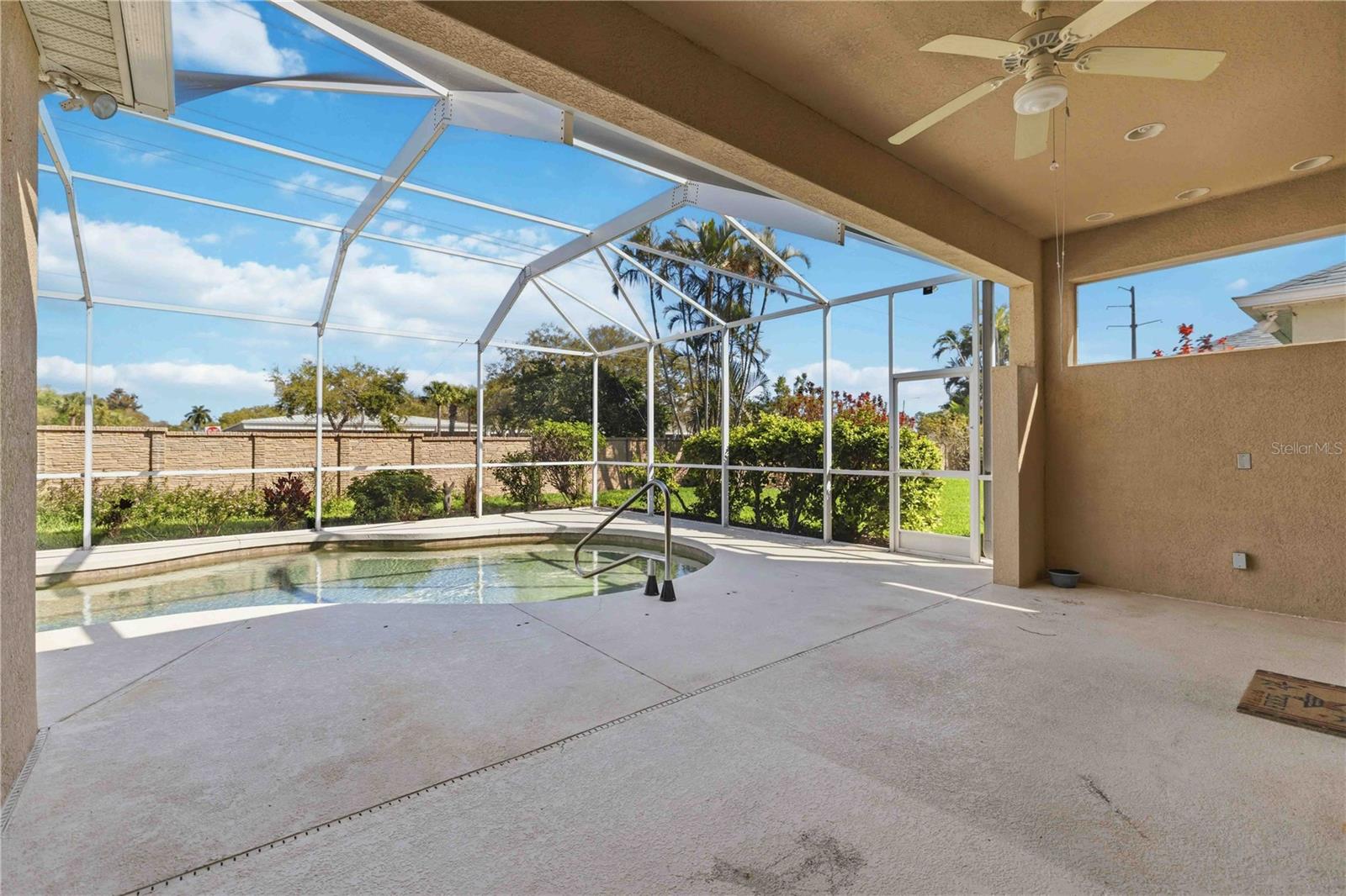 PALMA SOLA TRACE - Residential