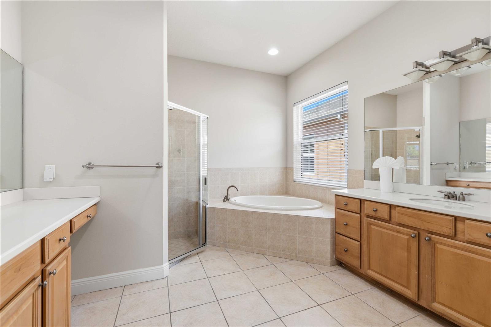 PALMA SOLA TRACE - Residential