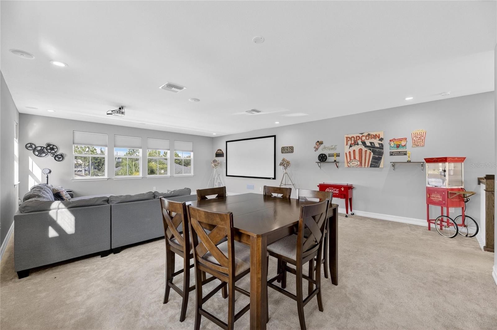 PROMENADE AT LAKE PARK PH - Residential Lease