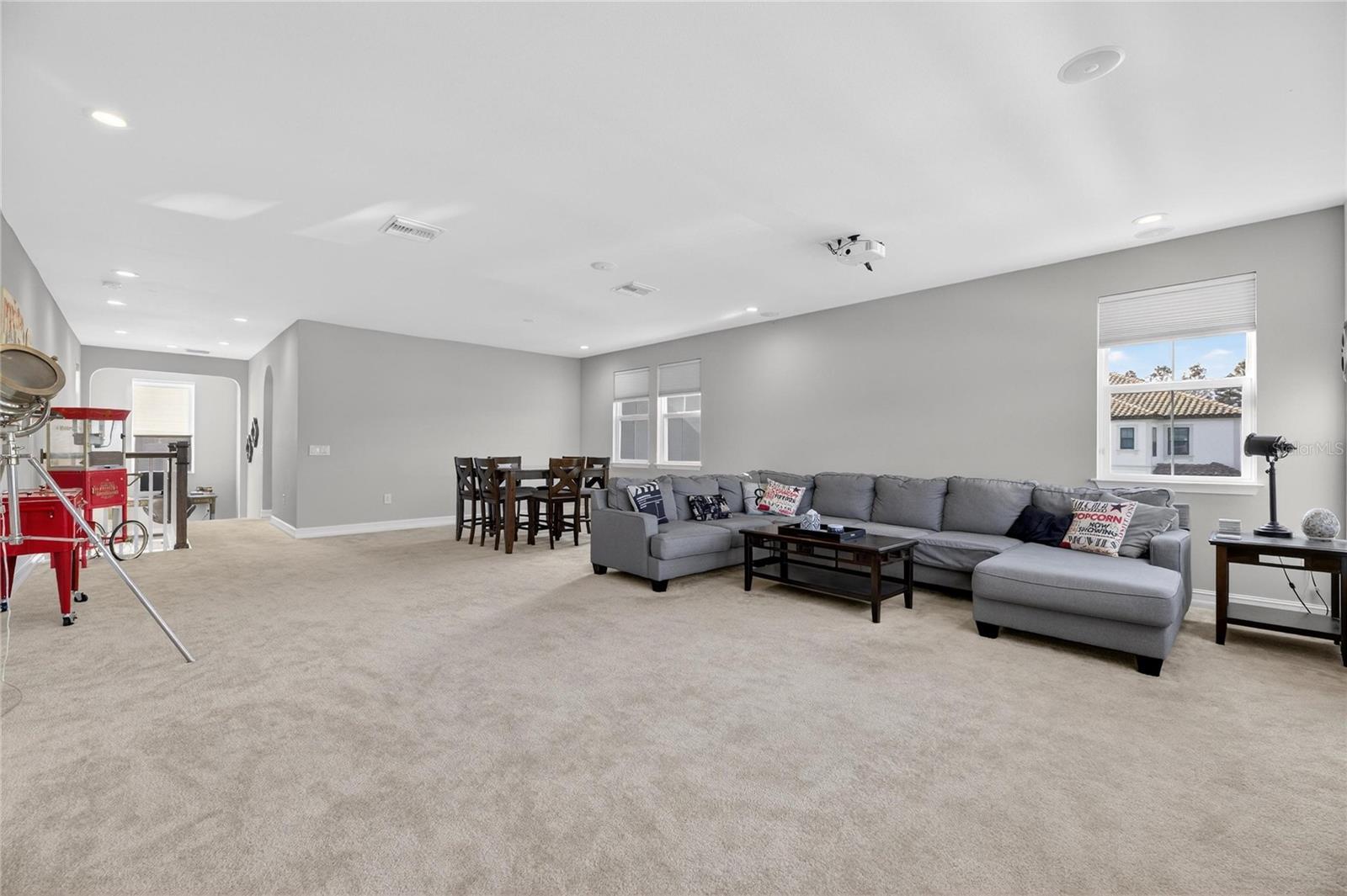 PROMENADE AT LAKE PARK PH - Residential Lease