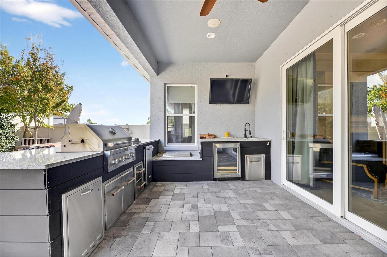 PROMENADE AT LAKE PARK PH - Residential Lease