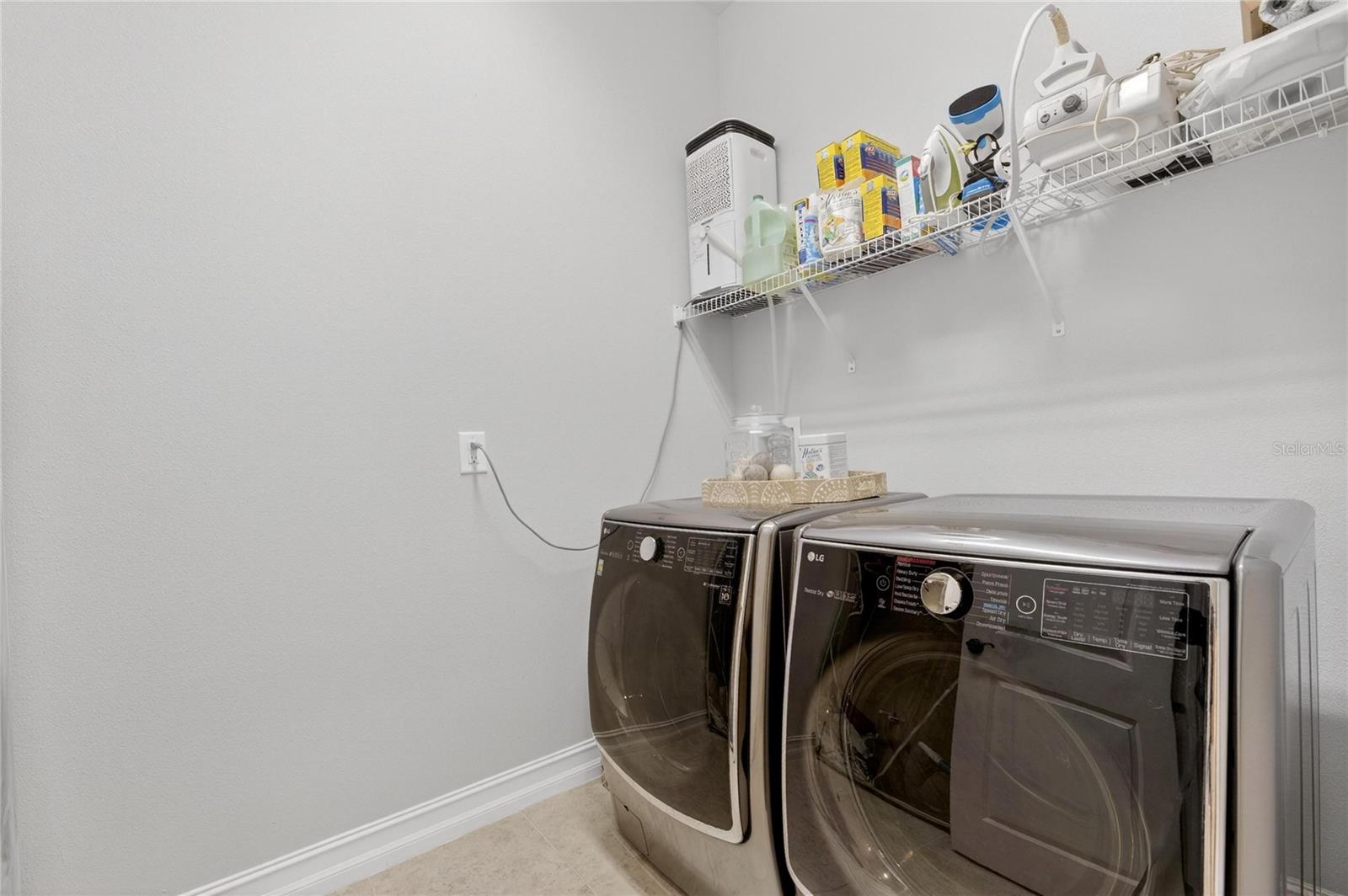 PROMENADE AT LAKE PARK PH - Residential Lease