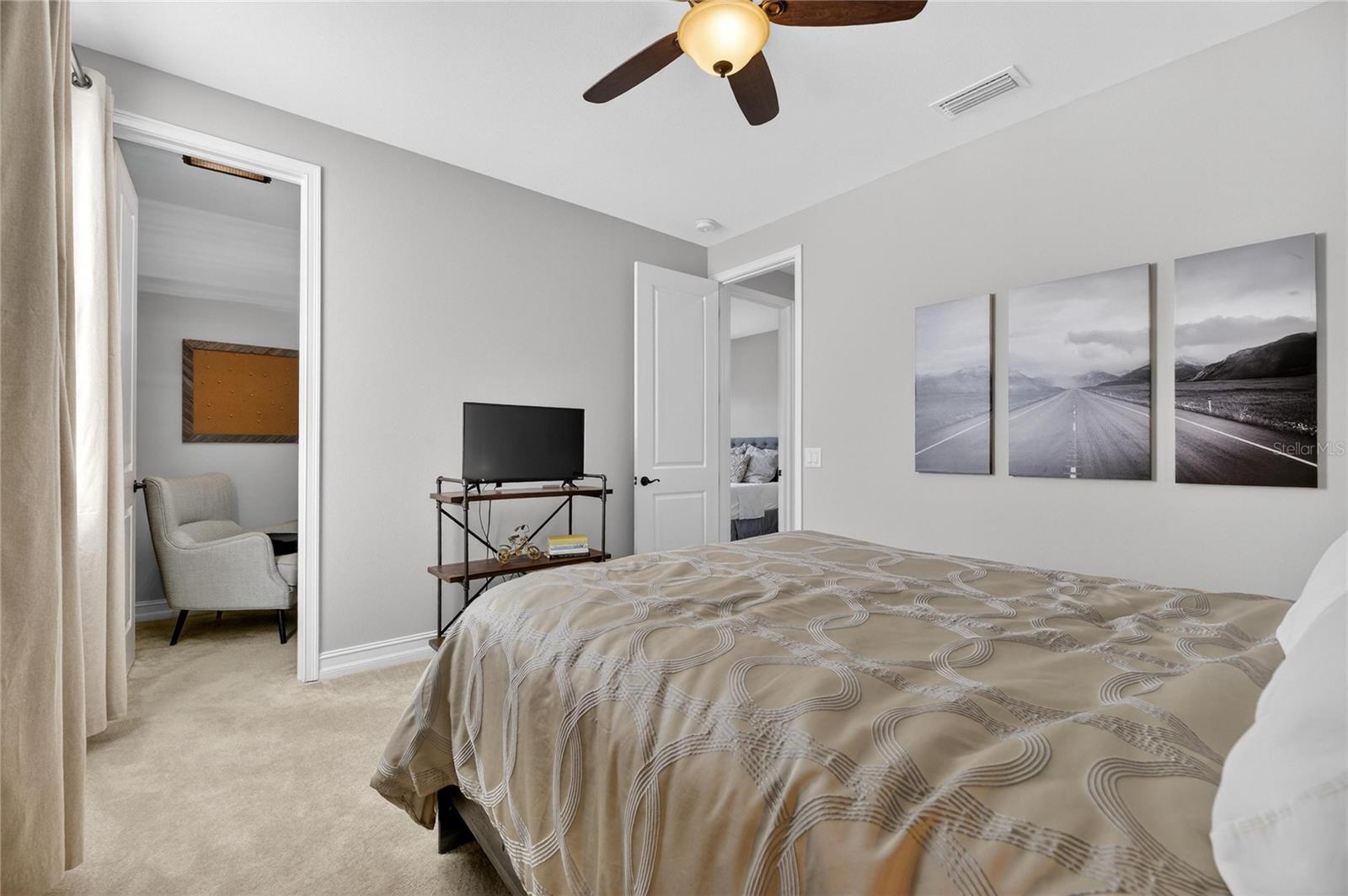 PROMENADE AT LAKE PARK PH - Residential Lease