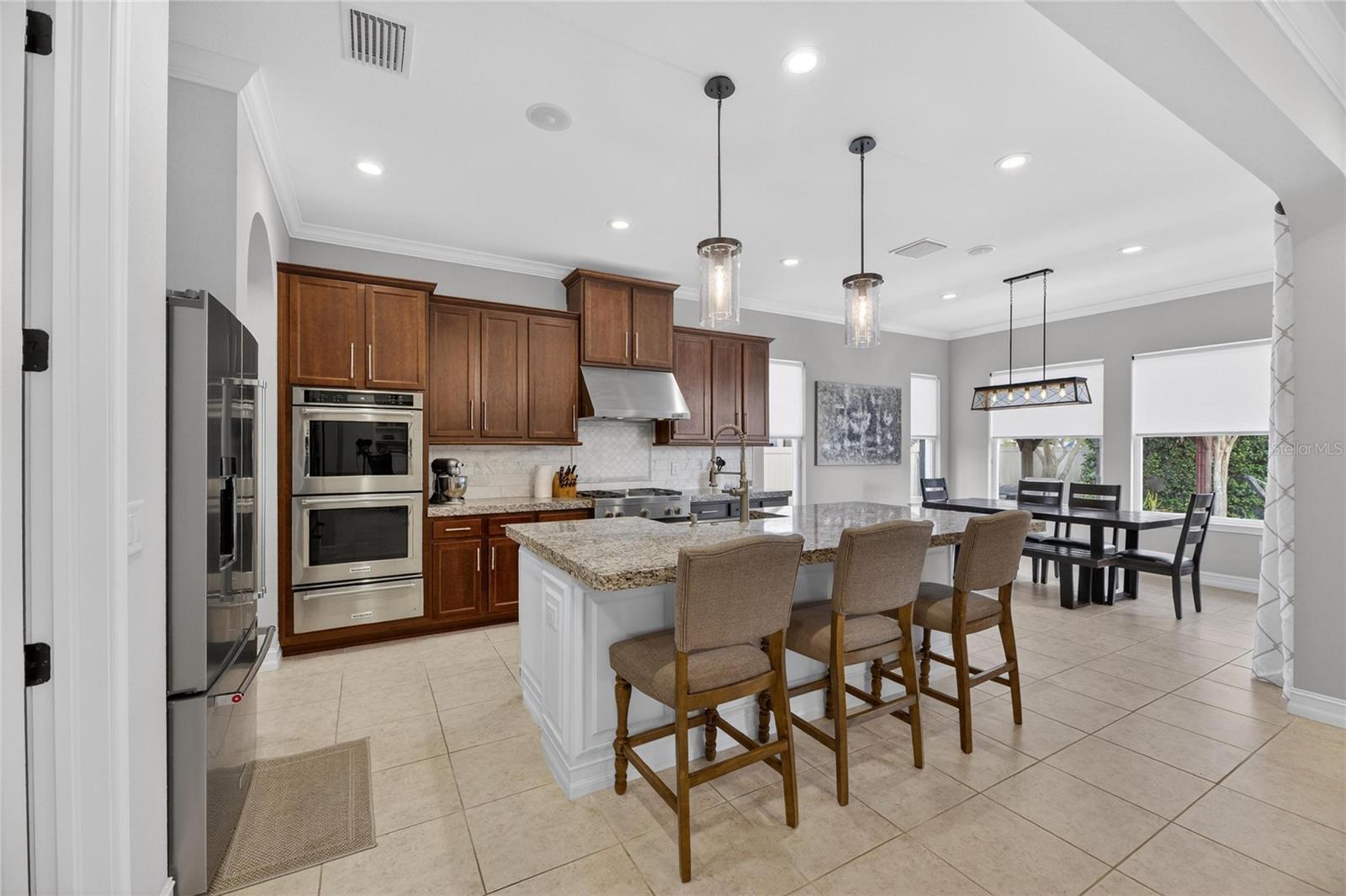 PROMENADE AT LAKE PARK PH - Residential Lease