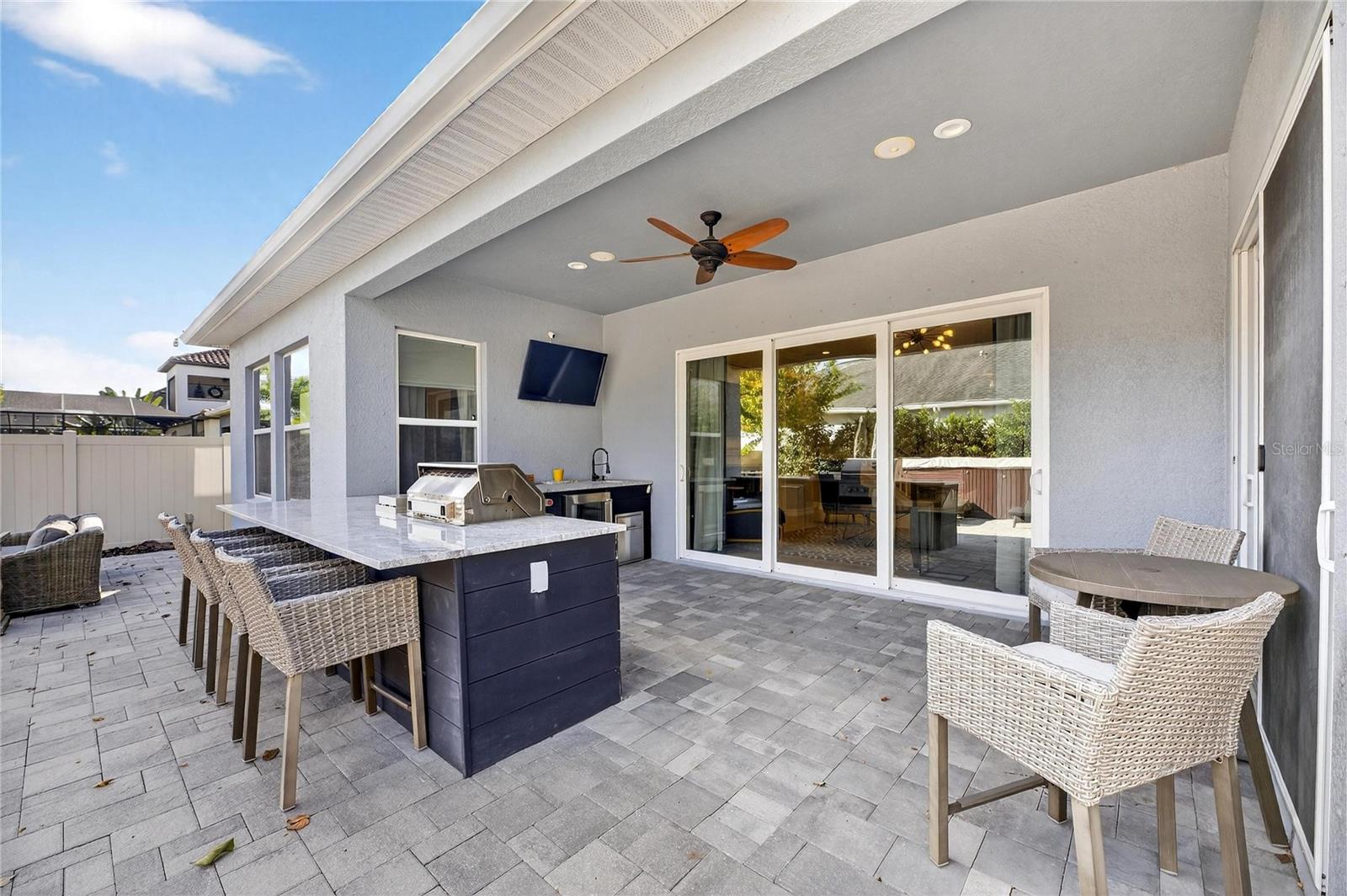 PROMENADE AT LAKE PARK PH - Residential Lease