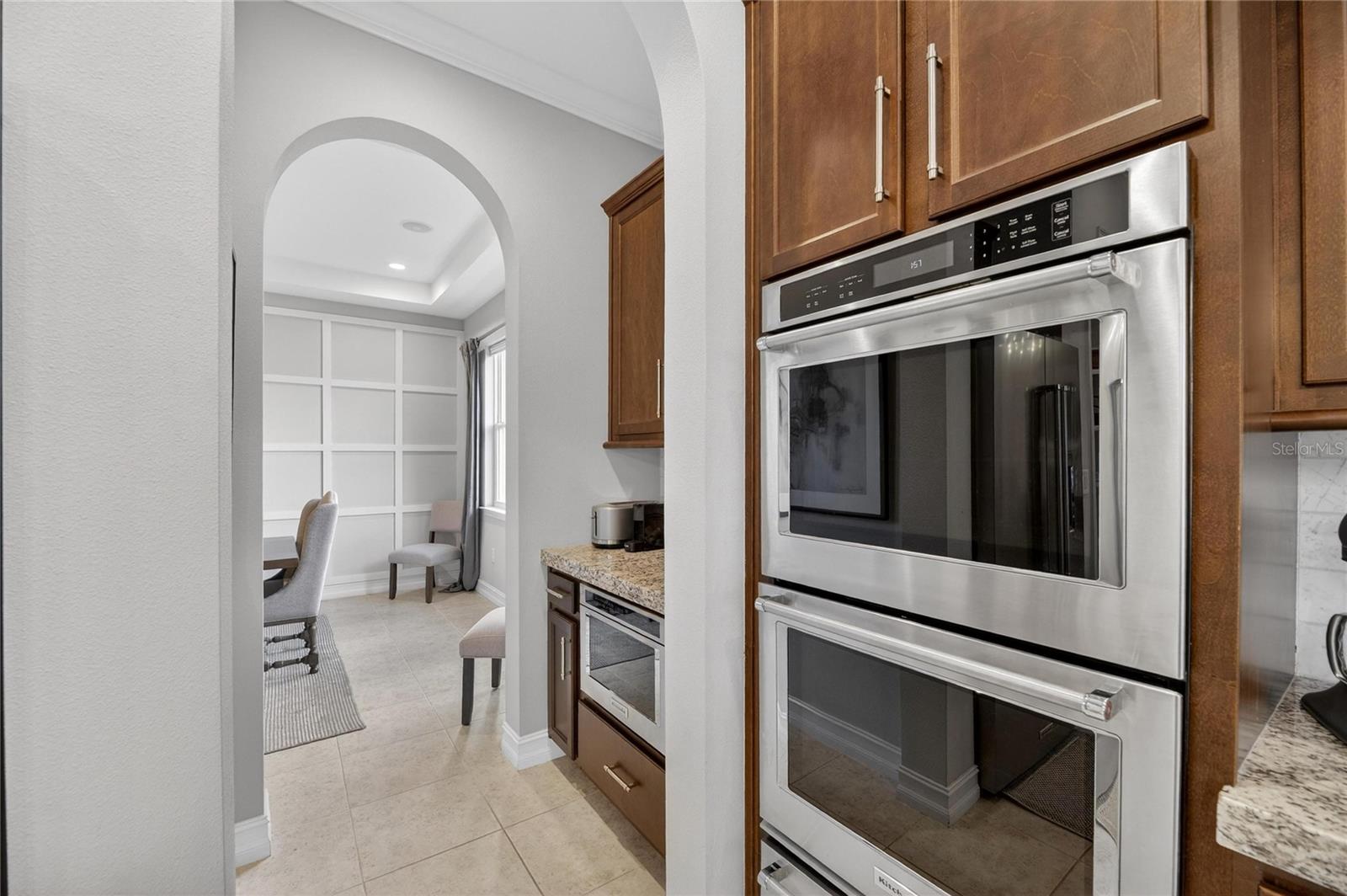 PROMENADE AT LAKE PARK PH - Residential Lease