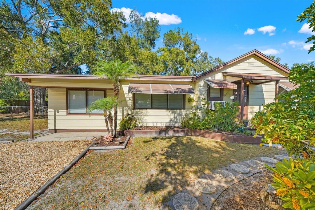 Photo of 3207 W Wyoming Avenue, Tampa, FL 33611 (MLS # TB8465831)