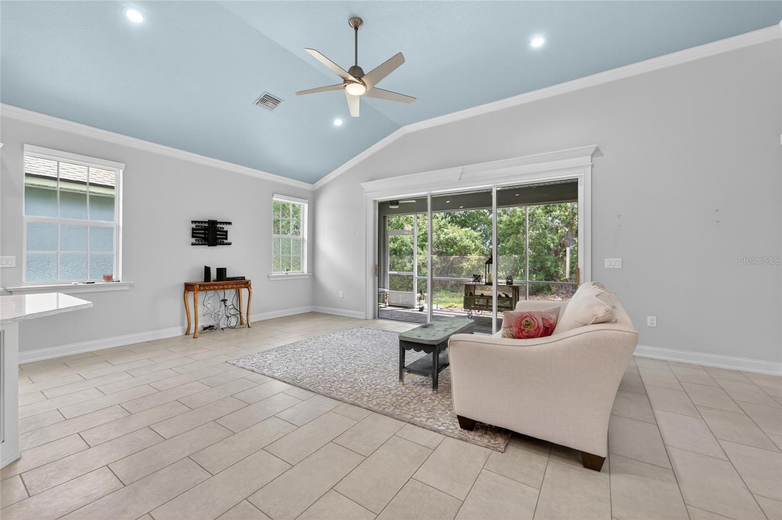 LAKE JAMES PH 4 - Residential