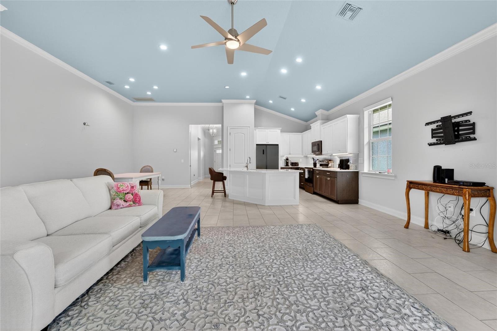 LAKE JAMES PH 4 - Residential