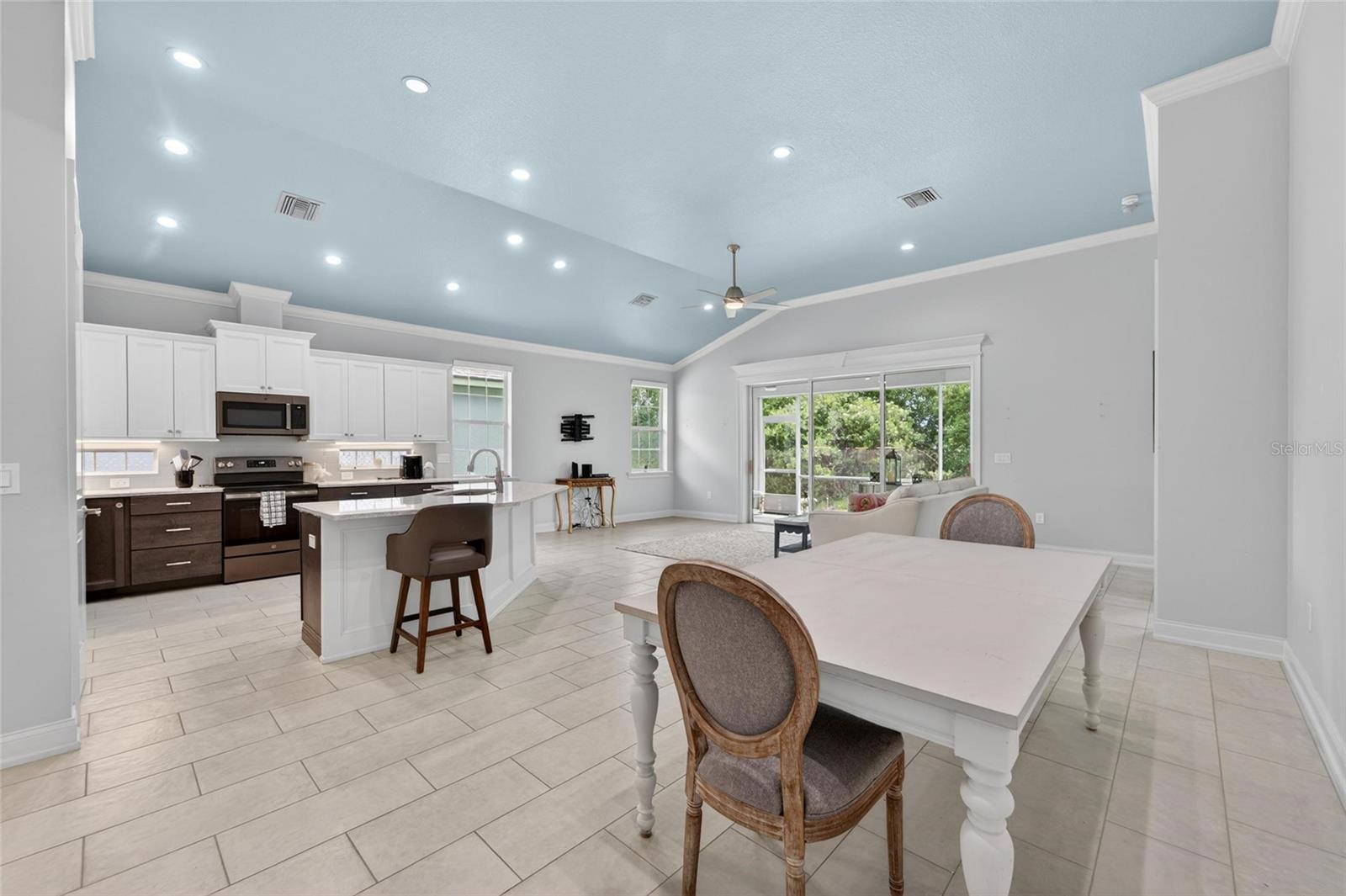 LAKE JAMES PH 4 - Residential