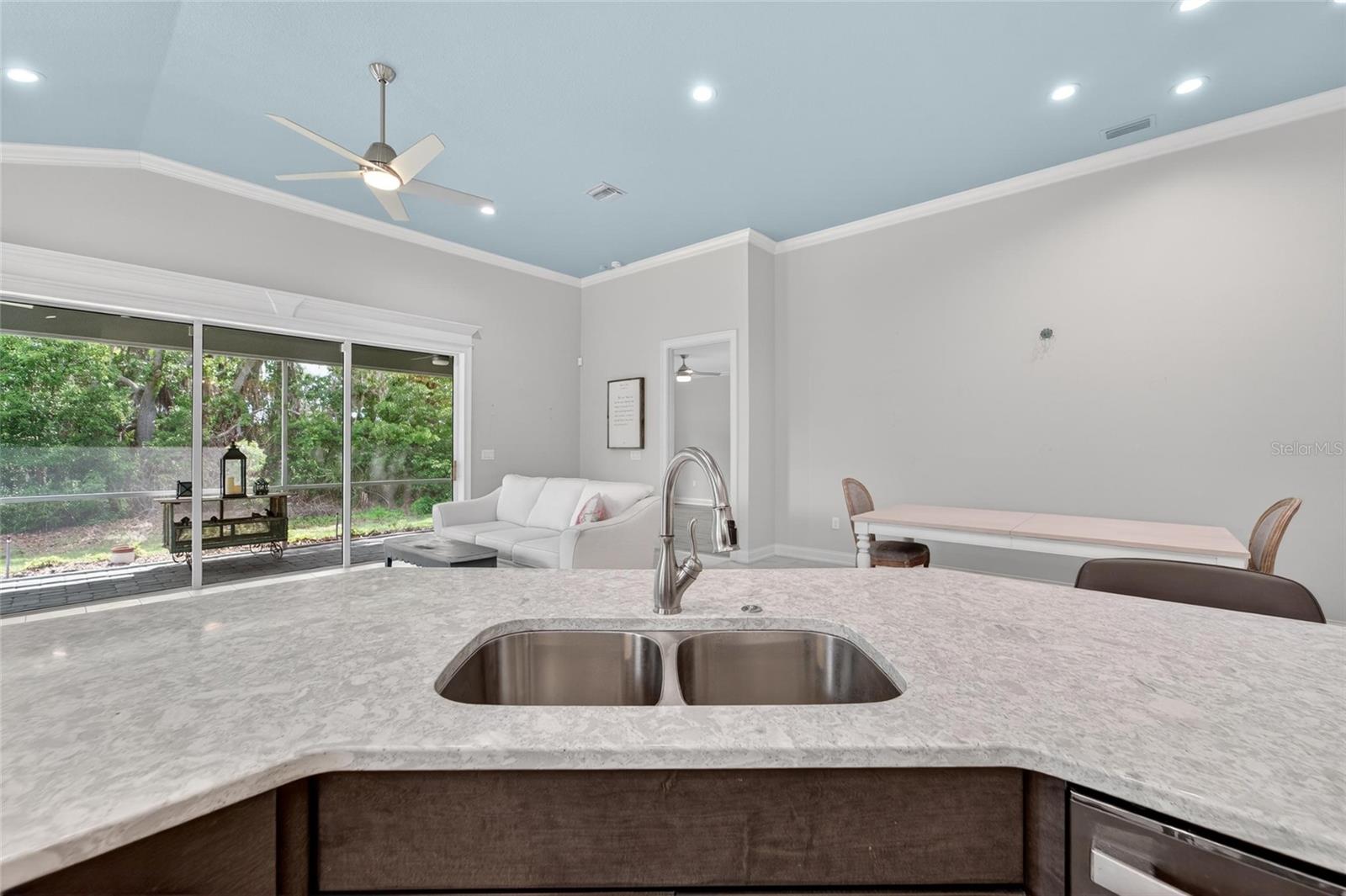 LAKE JAMES PH 4 - Residential