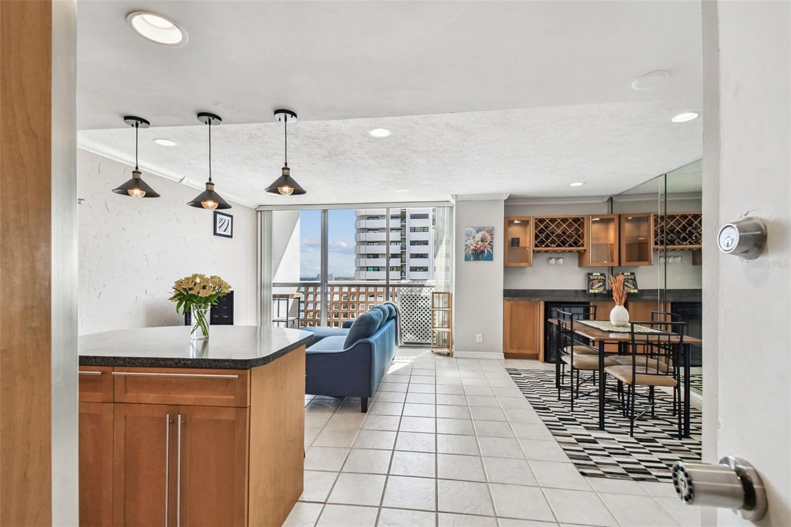 4015 BAYSHORE BOULEVARD 14E