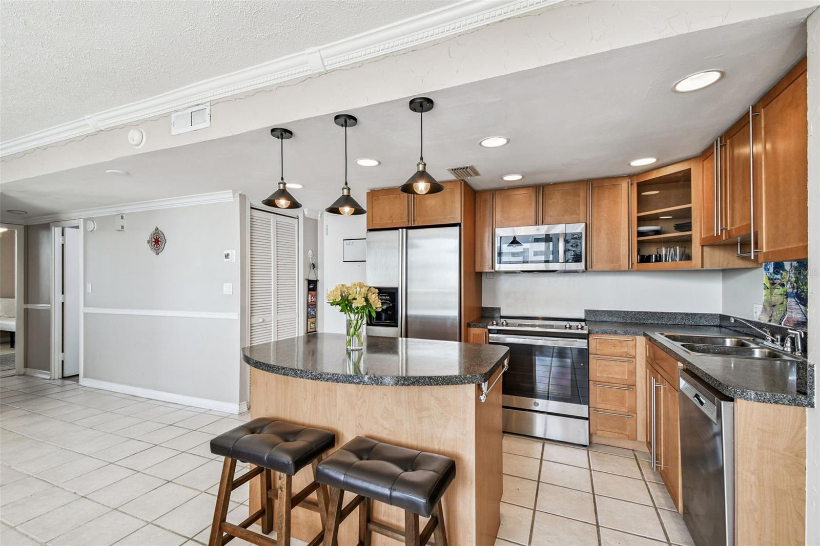 BAYSHORE TOWERS A CONDO - Residential