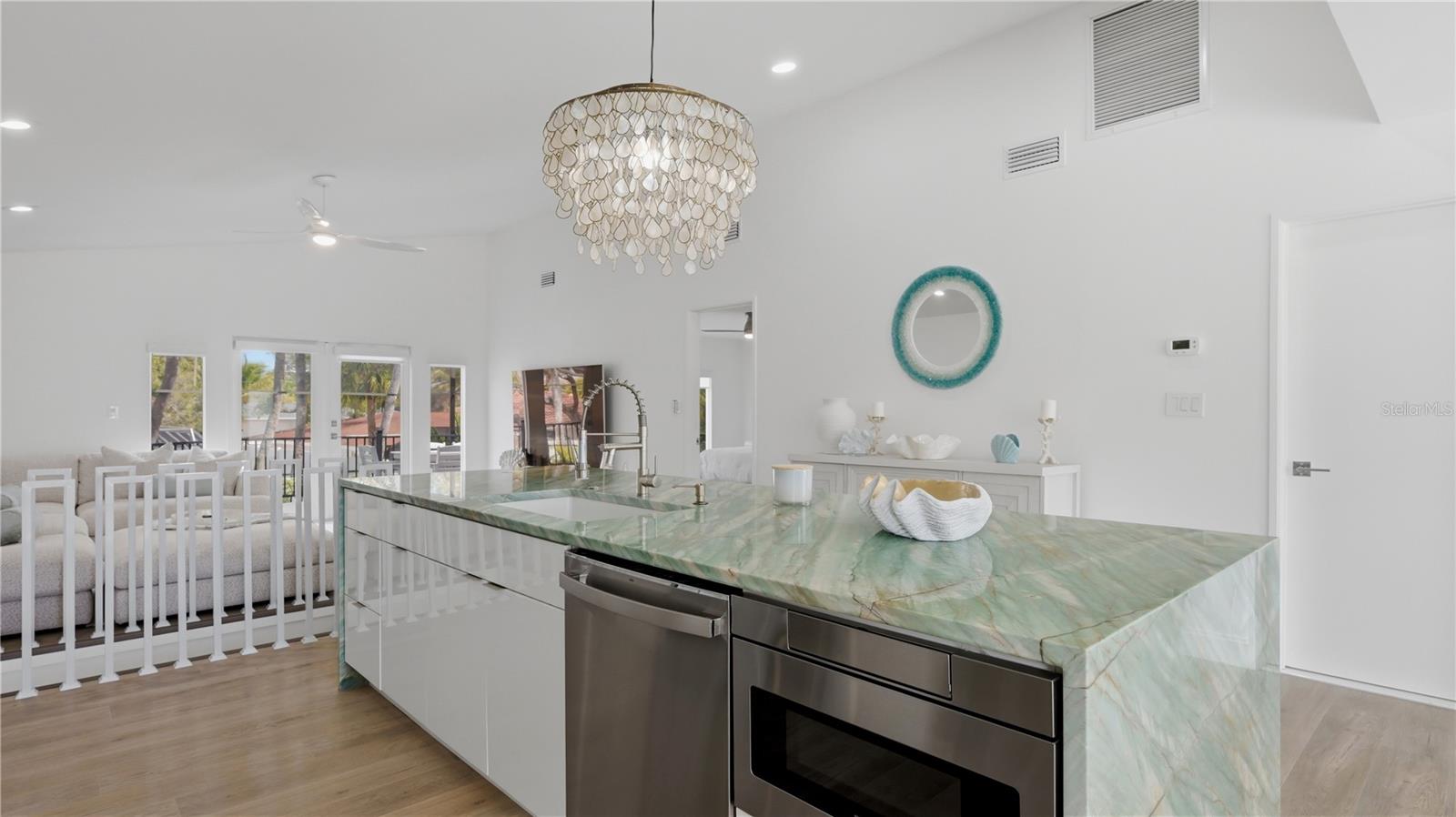 SIESTA BEACH - Residential