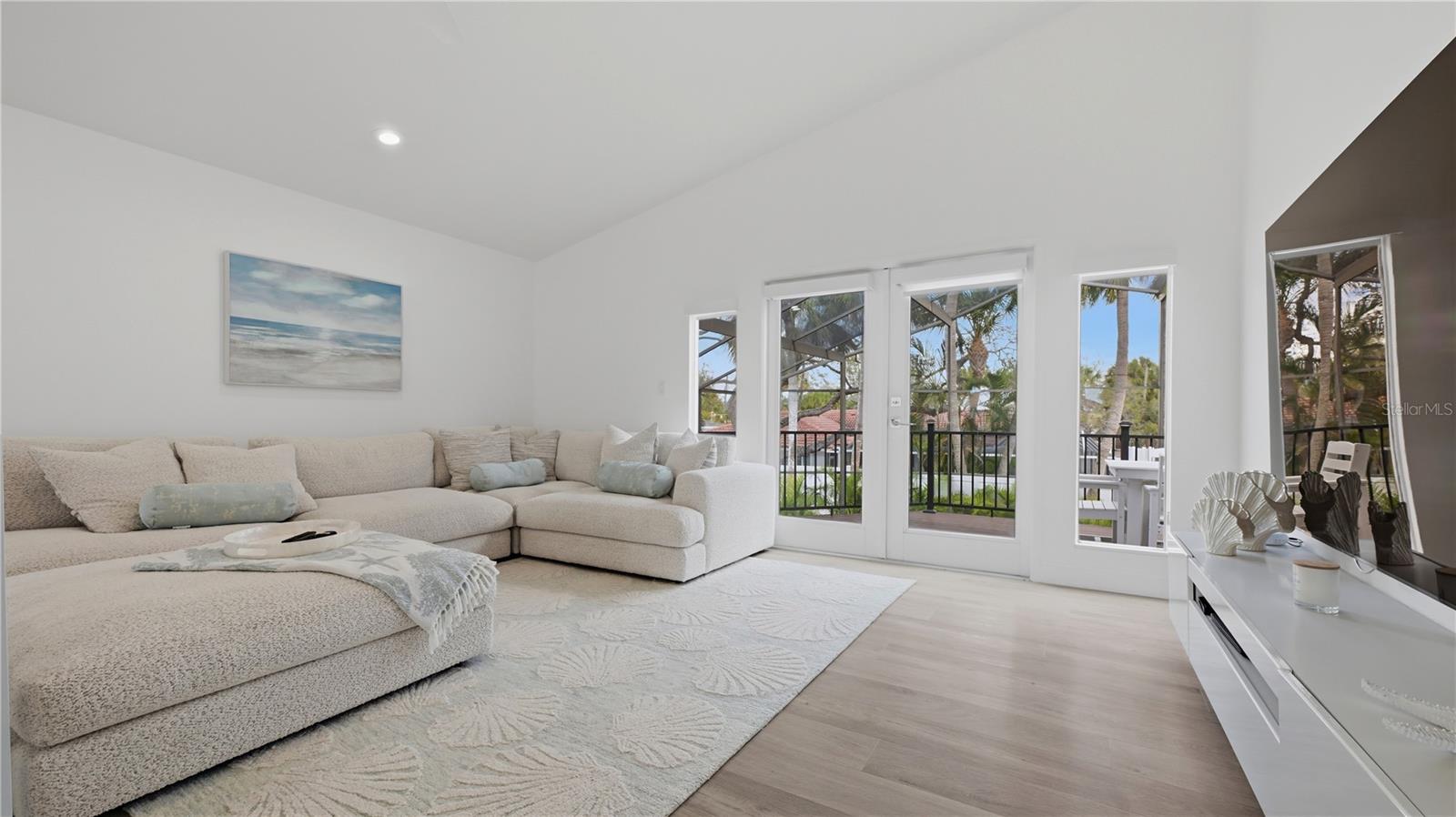 SIESTA BEACH - Residential