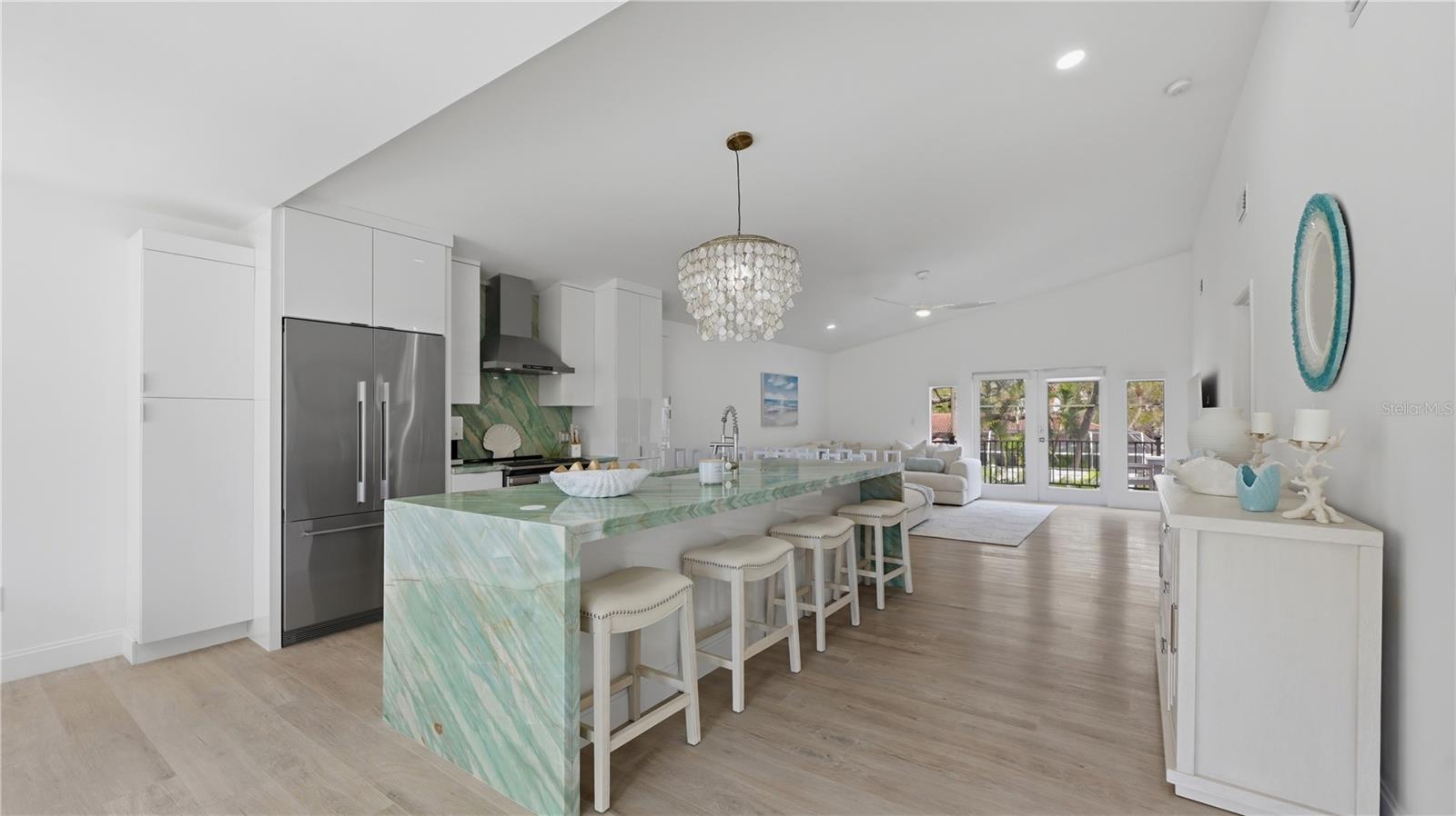 SIESTA BEACH - Residential