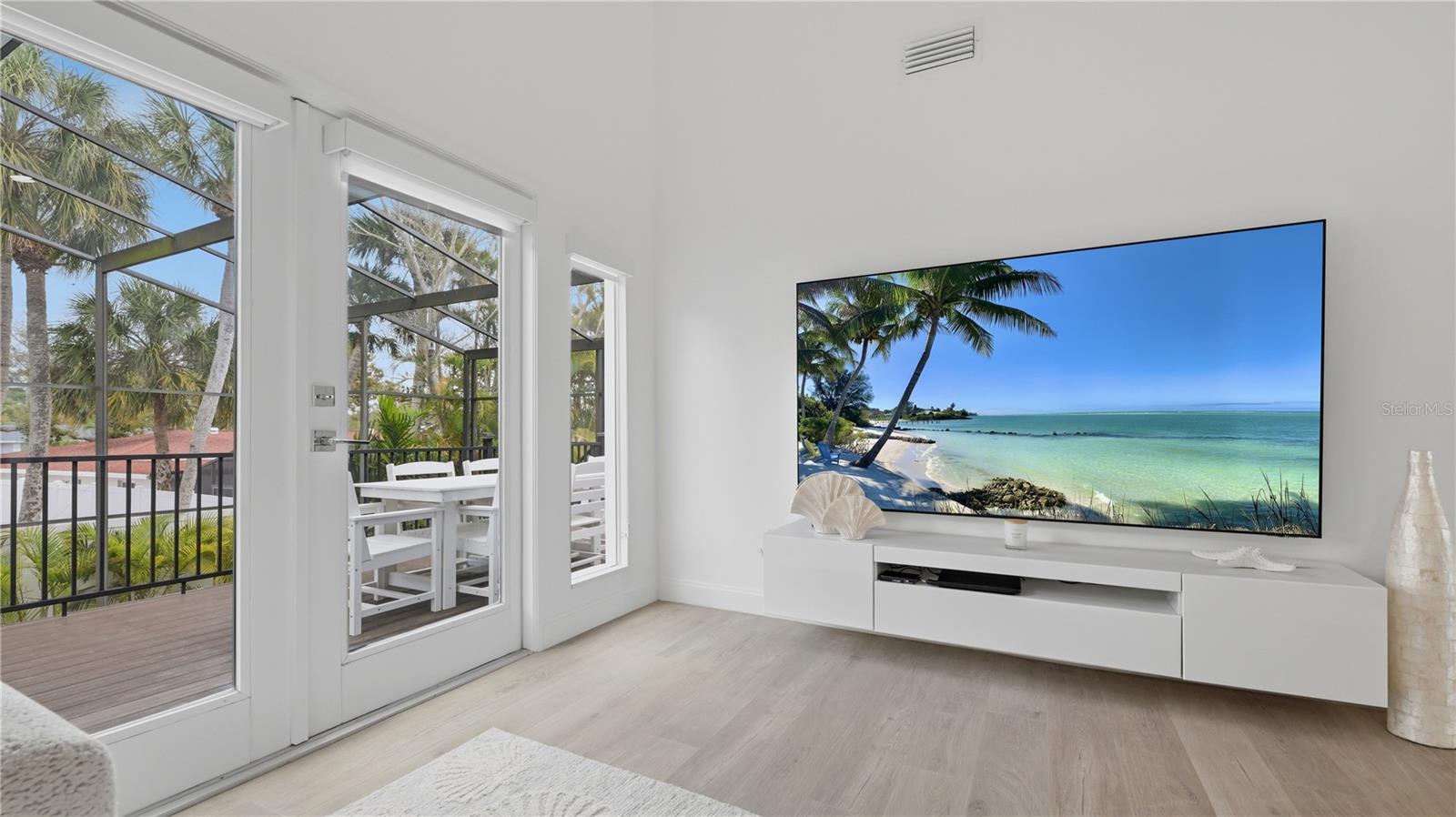 SIESTA BEACH - Residential