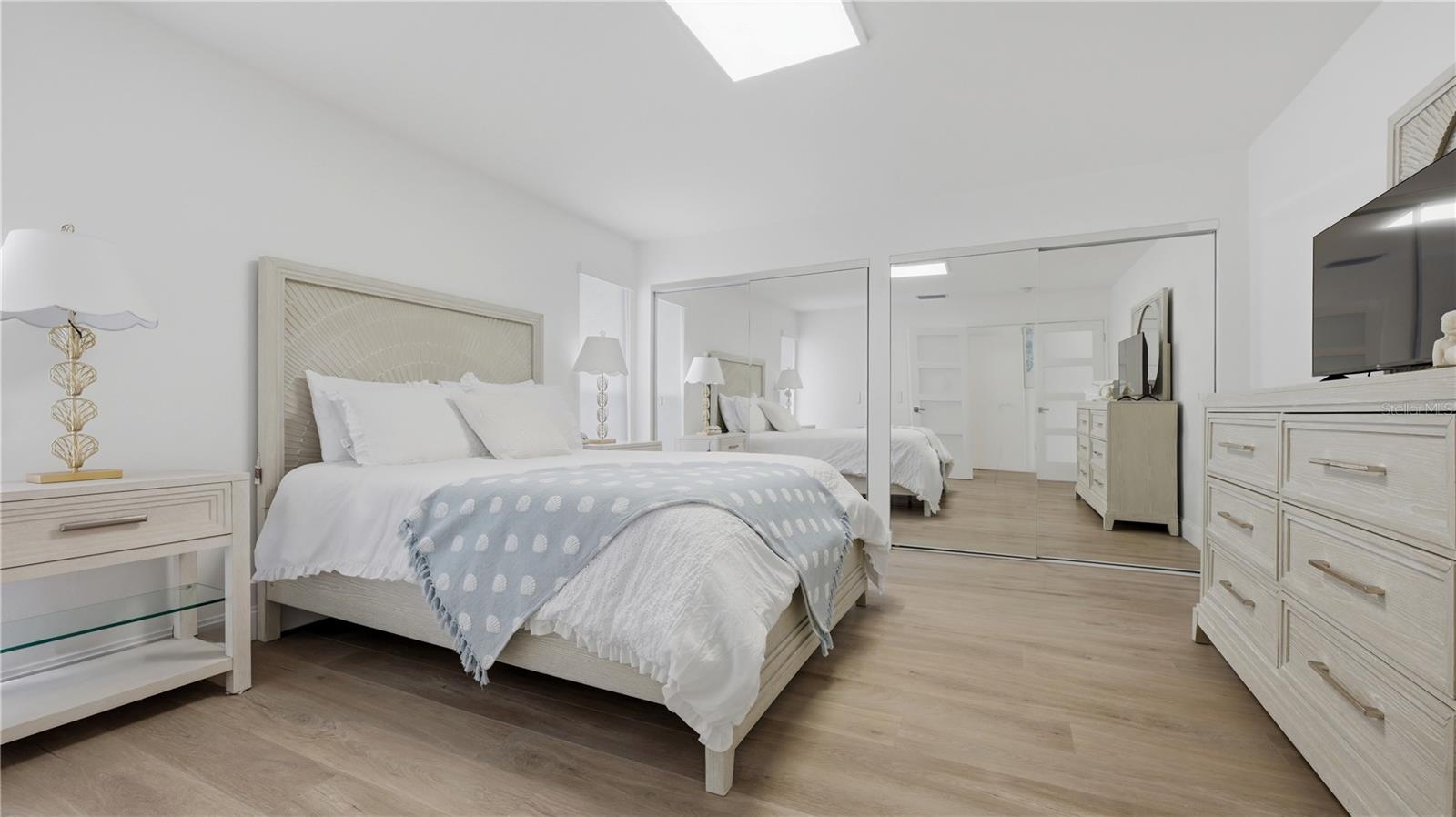 SIESTA BEACH - Residential