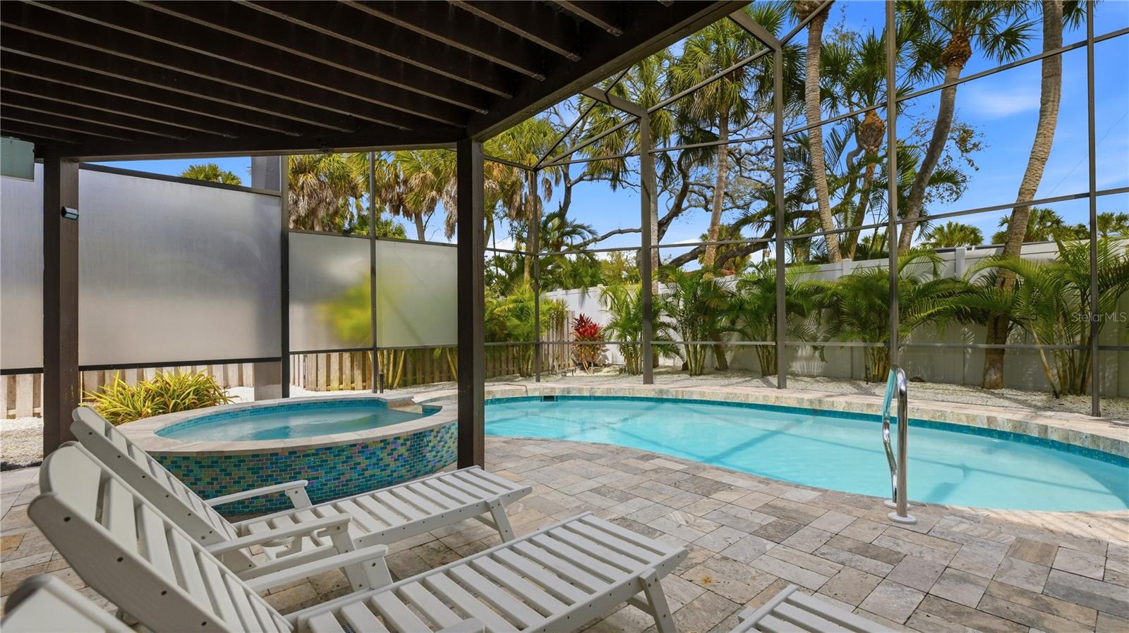 SIESTA BEACH - Residential