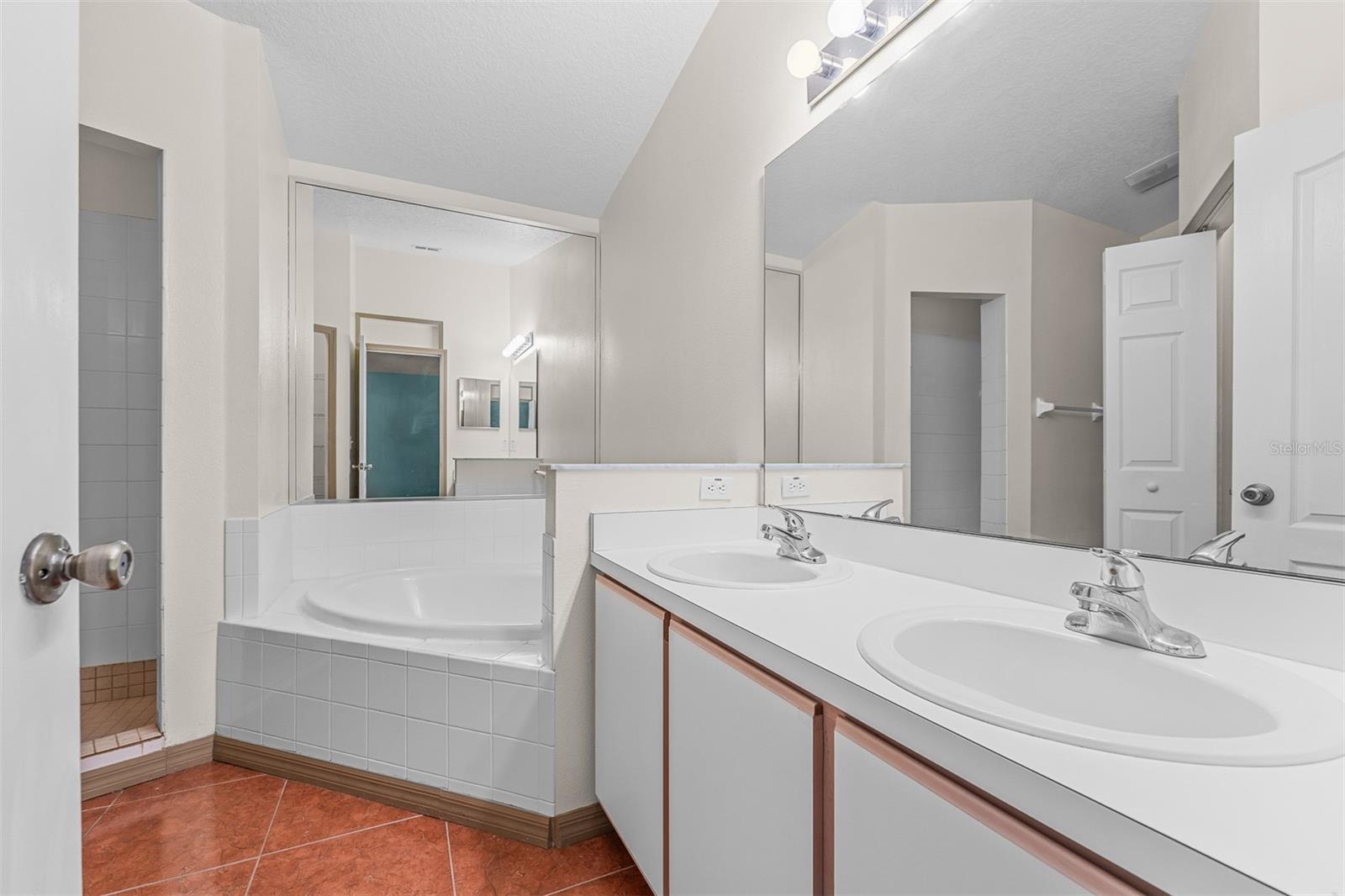 PALM POINT - Residential