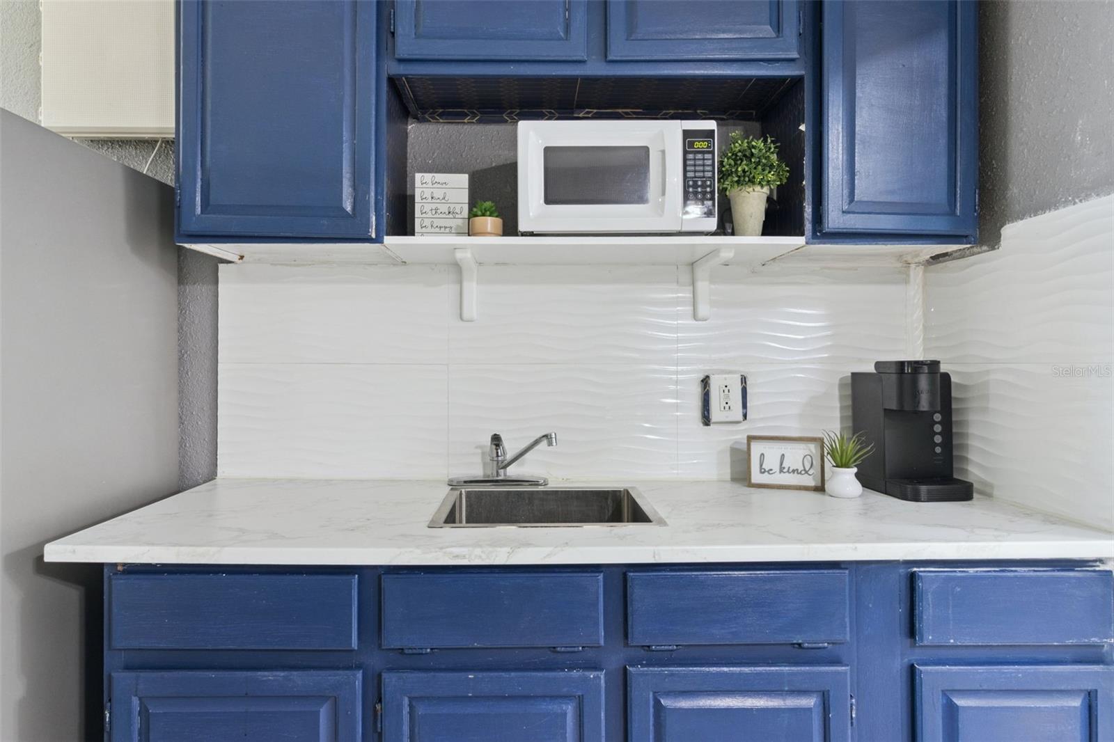 43420 HIGHWAY 27 464