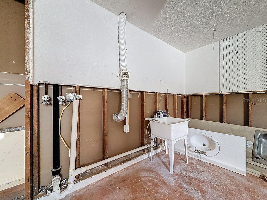 TOUSSIE TERRACE 1ST ADD - Residential