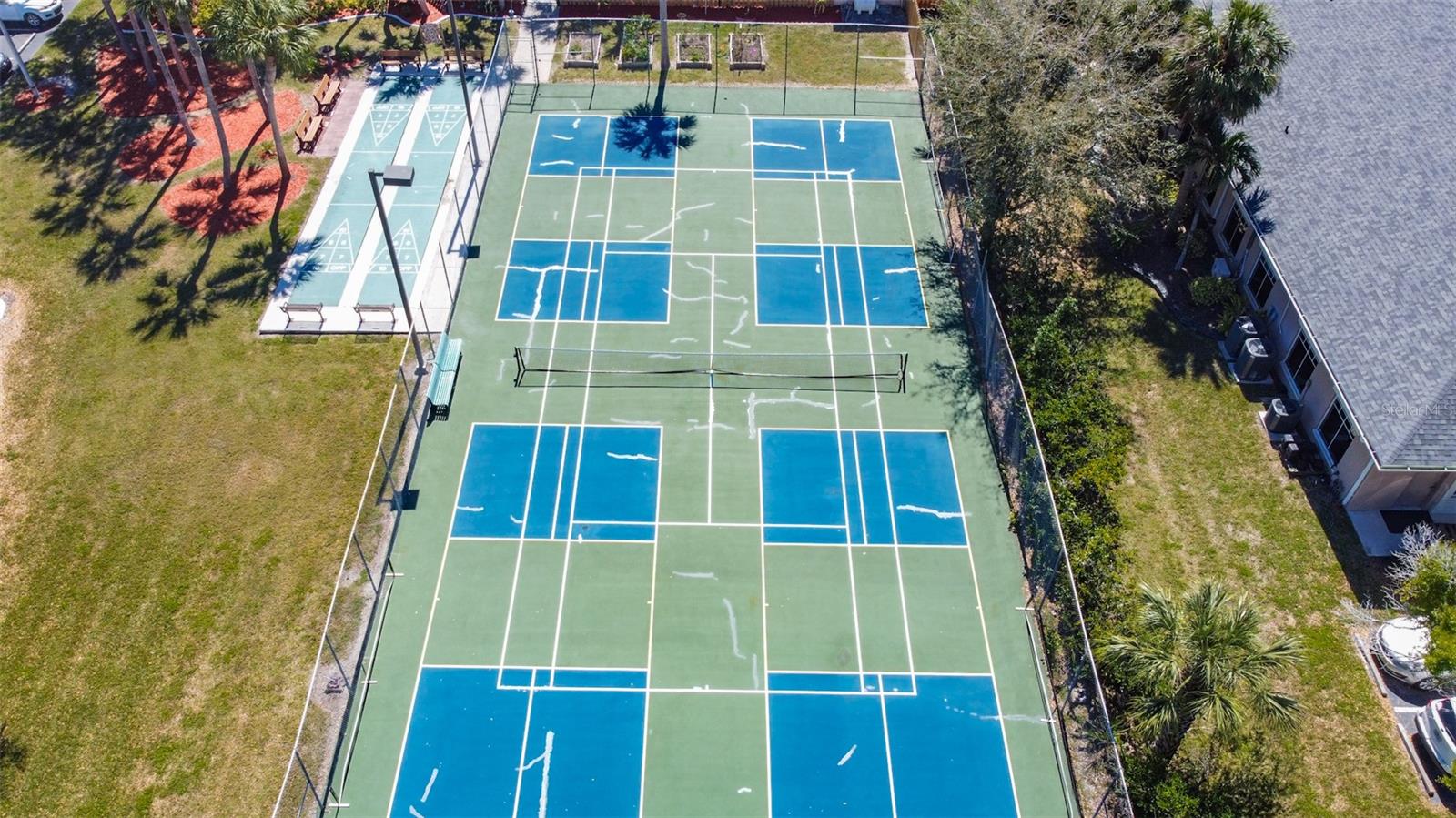 PROMENADES WEST - Residential