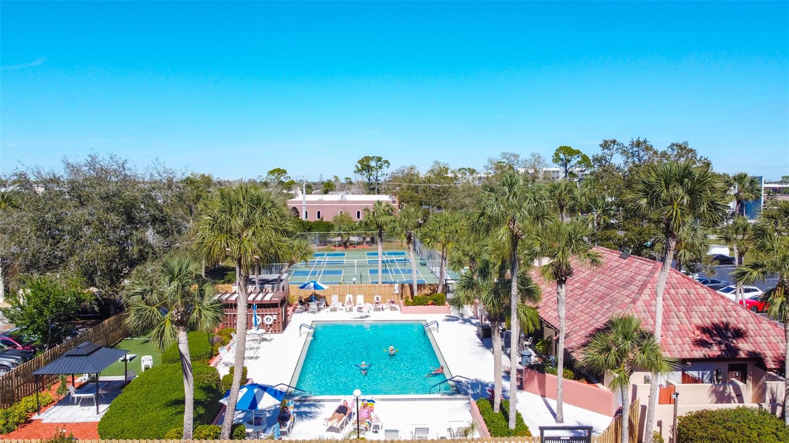 PROMENADES WEST - Residential